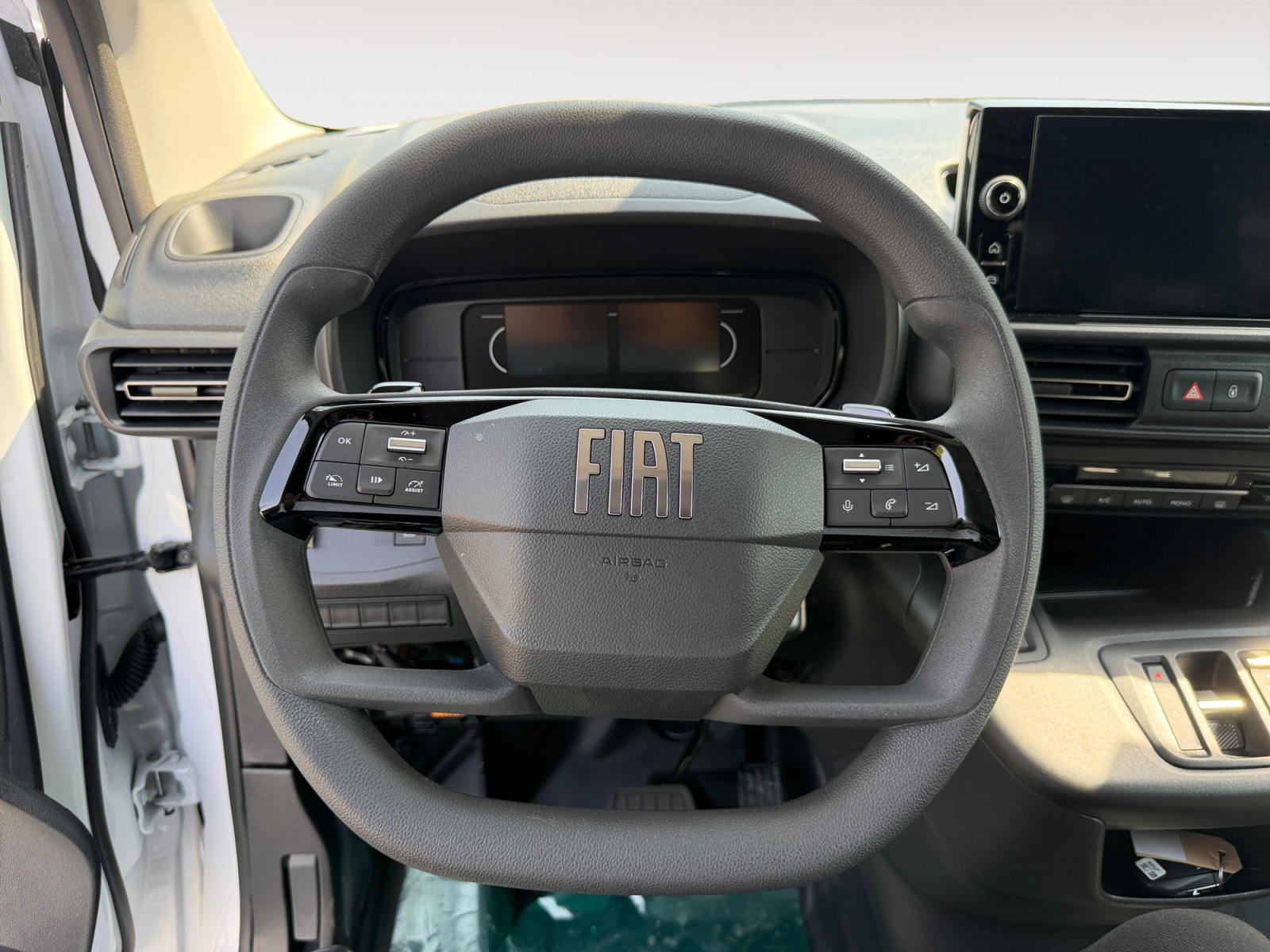 FIAT E-Doblo L1 50kWh 800kg Easy Pro * 290 km Reichweite * Top Preis-image-10