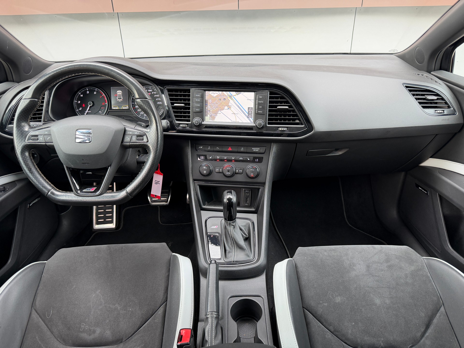 SEAT Leon ST 2.0 TSI Cupra 280 DSG *Schalensitze* *Panorama*-image-11