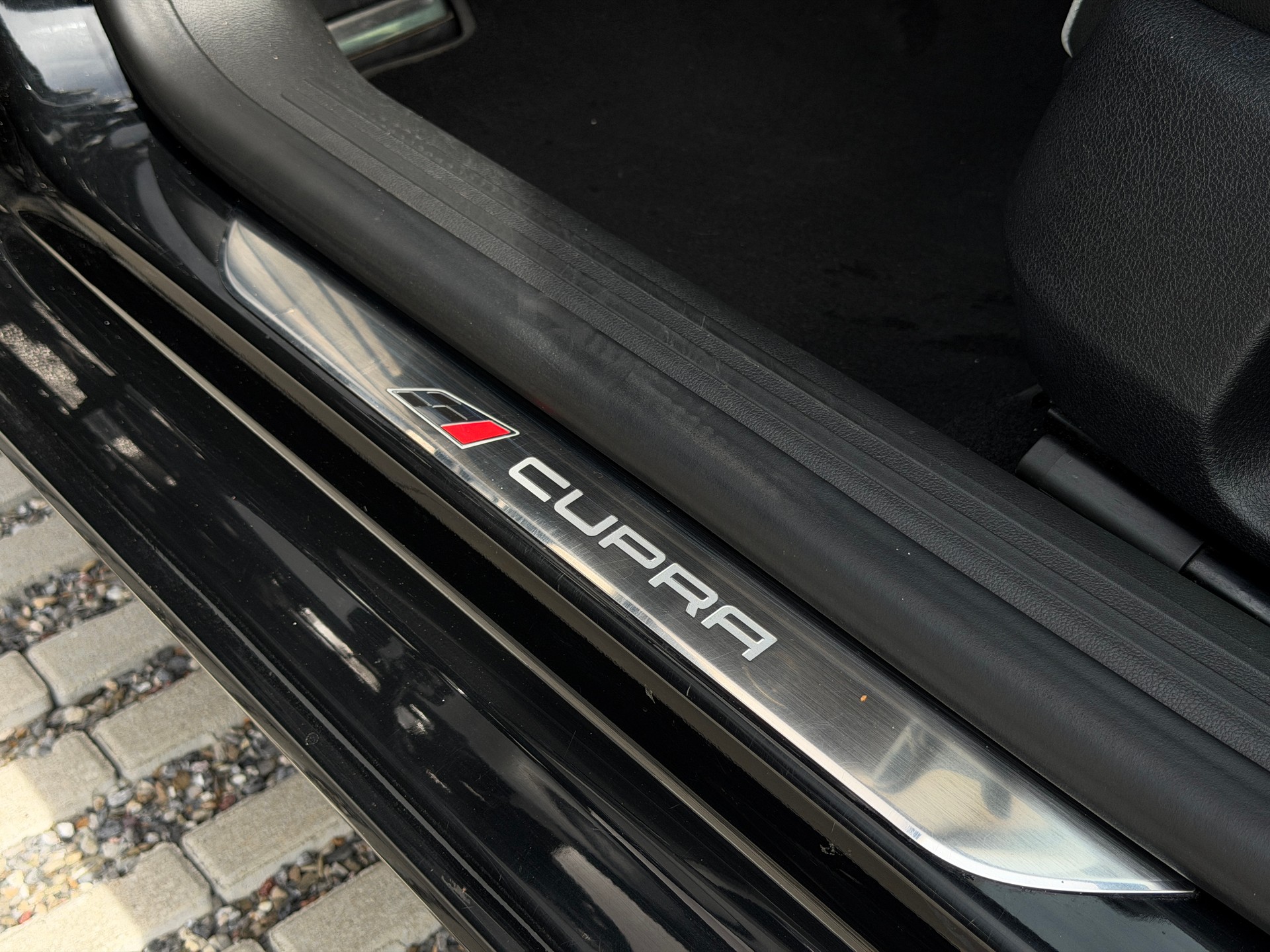 SEAT Leon ST 2.0 TSI Cupra 280 DSG *Schalensitze* *Panorama*-image-19