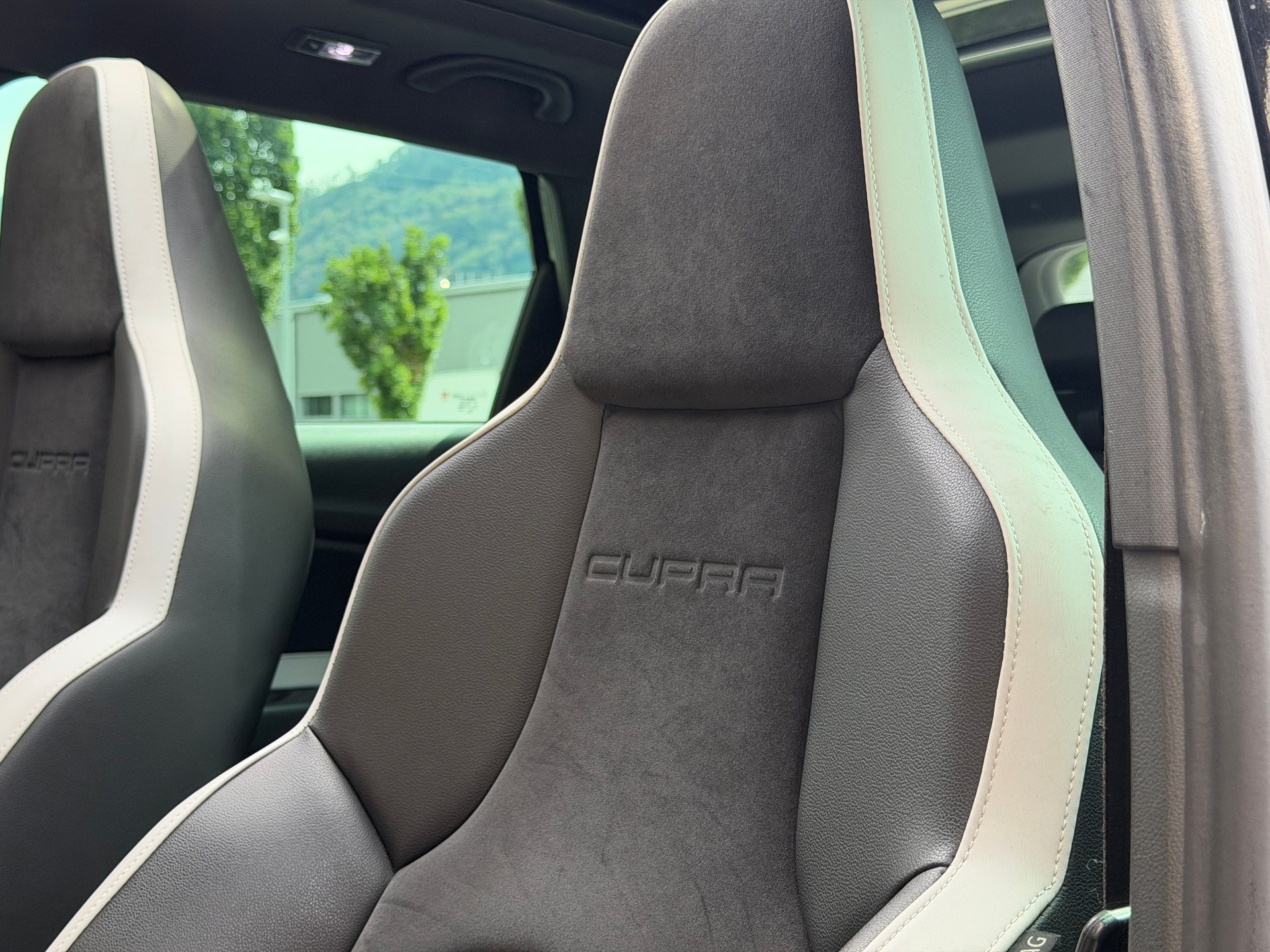 SEAT Leon ST 2.0 TSI Cupra 280 DSG *Schalensitze* *Panorama*-image-26