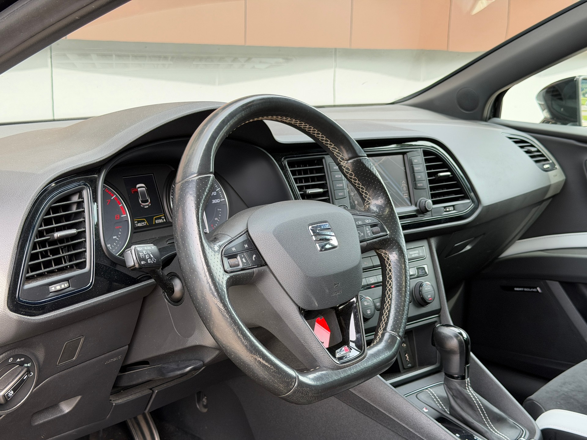 SEAT Leon ST 2.0 TSI Cupra 280 DSG *Schalensitze* *Panorama*-image-12