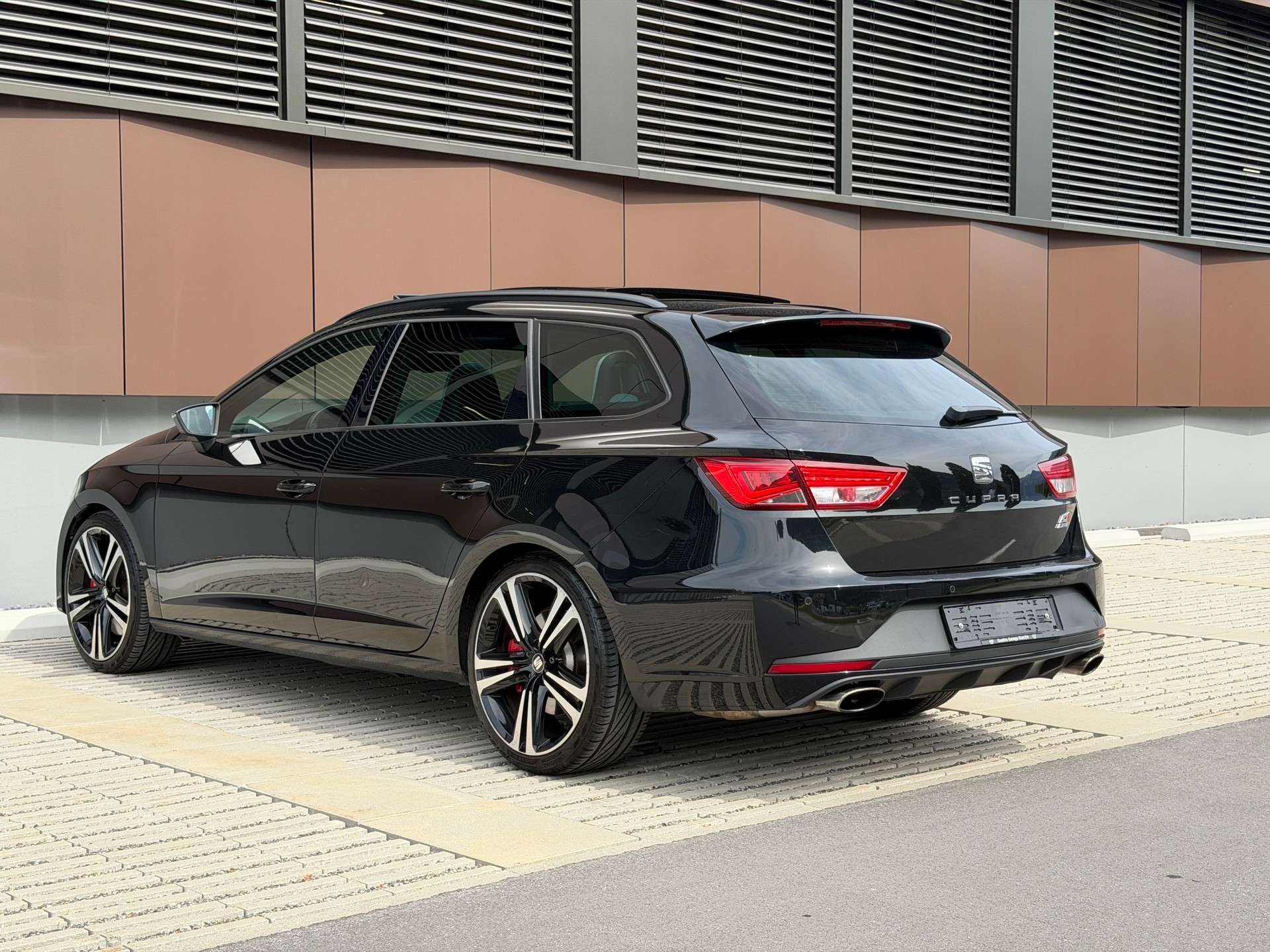 SEAT Leon ST 2.0 TSI Cupra 280 DSG *Schalensitze* *Panorama*-image-5