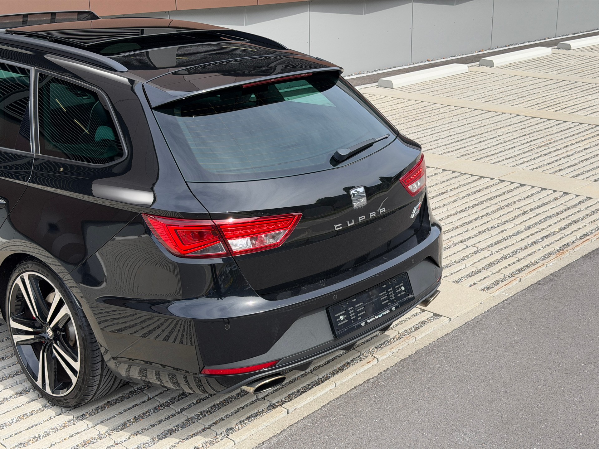 SEAT Leon ST 2.0 TSI Cupra 280 DSG *Schalensitze* *Panorama*-image-30