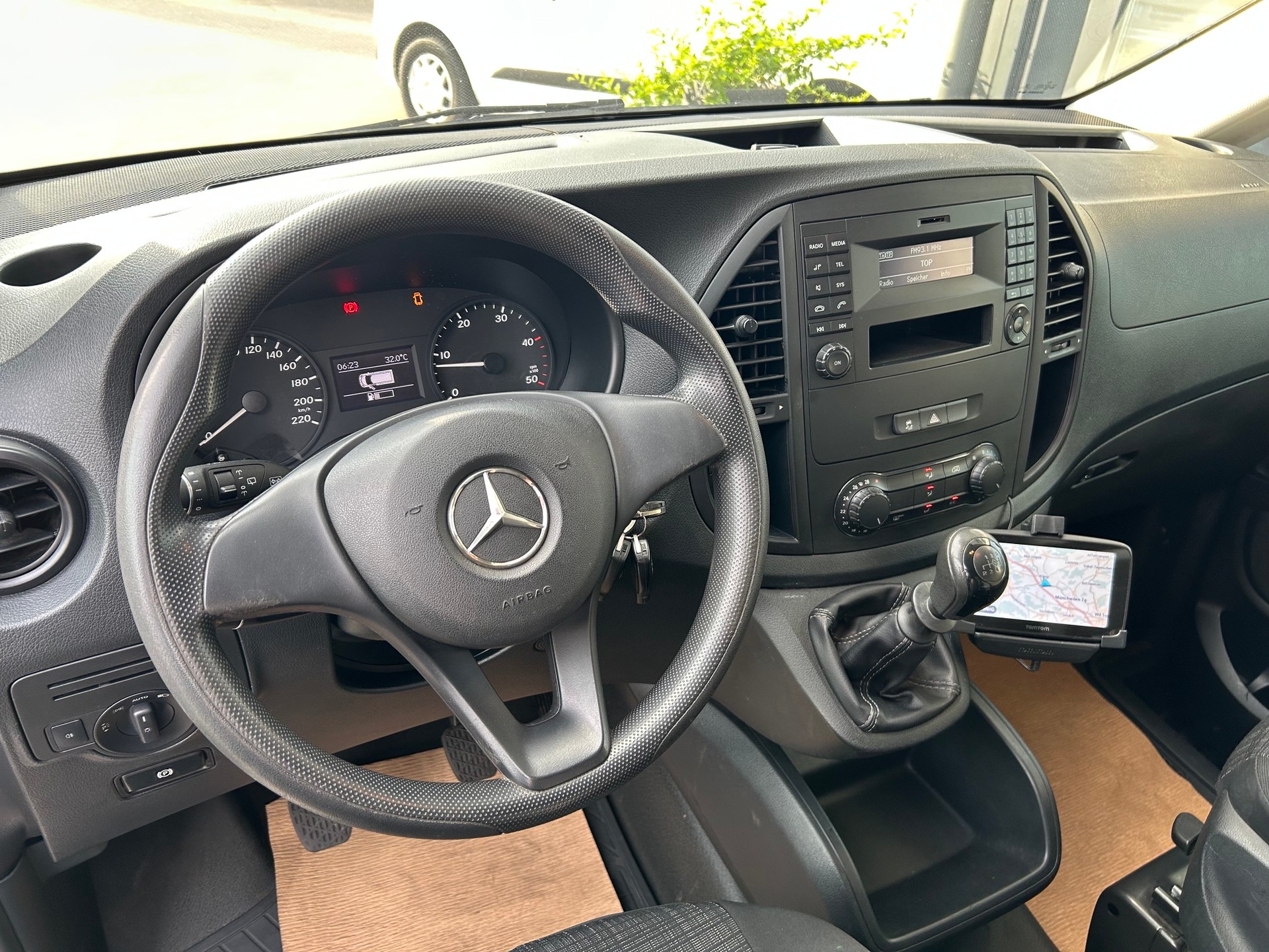 MERCEDES-BENZ Vito 114 BlueTEC Euro 6-image-13