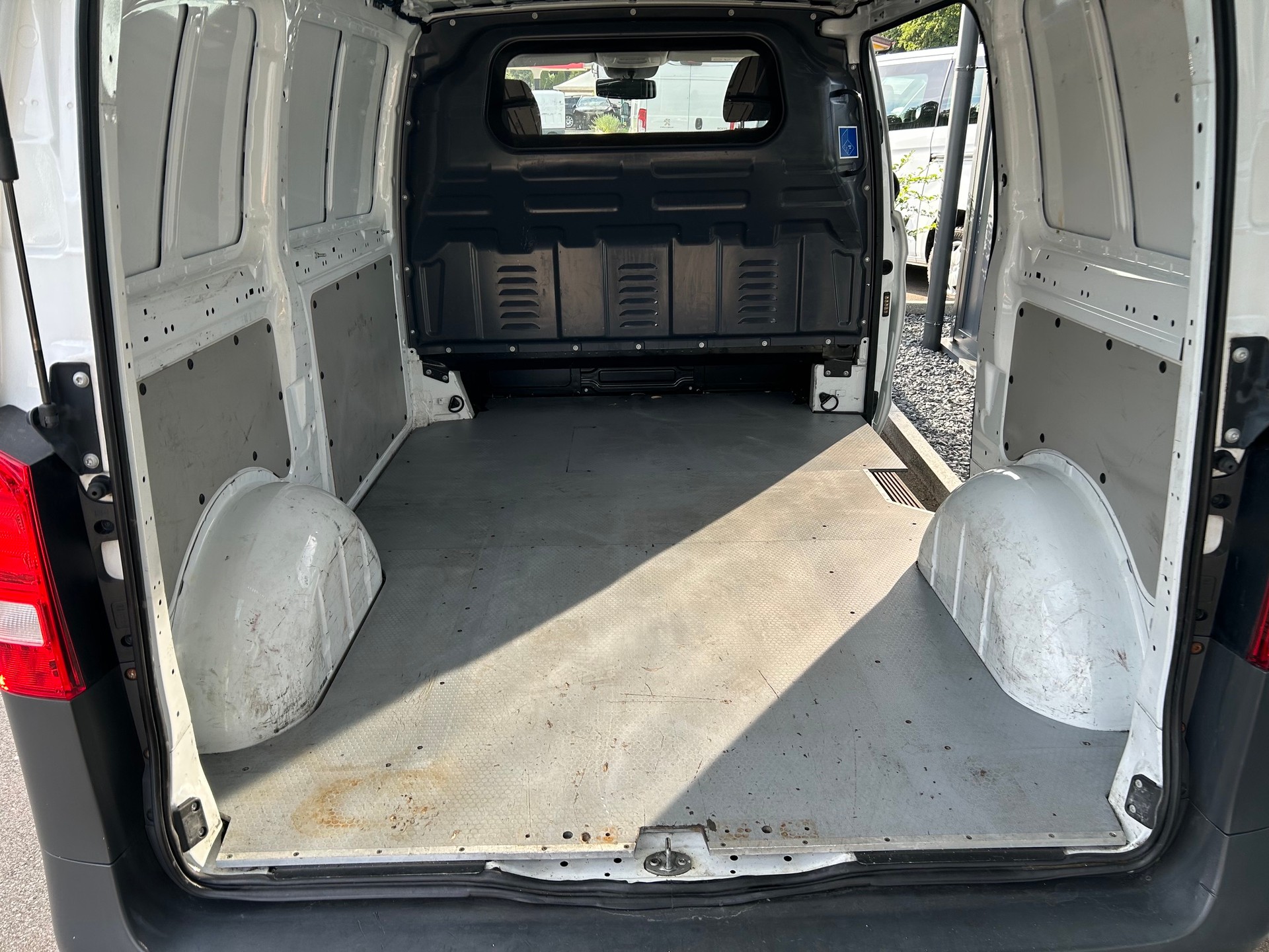 MERCEDES-BENZ Vito 114 BlueTEC Euro 6-image-8