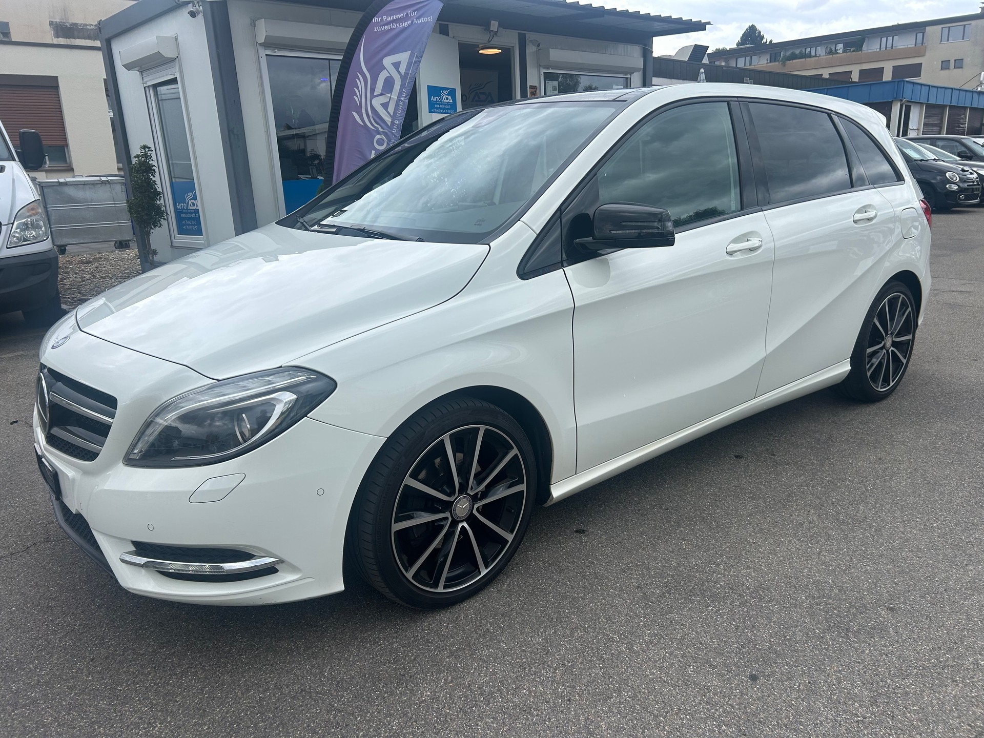 MERCEDES-BENZ B 200 7G-DCT-image-8