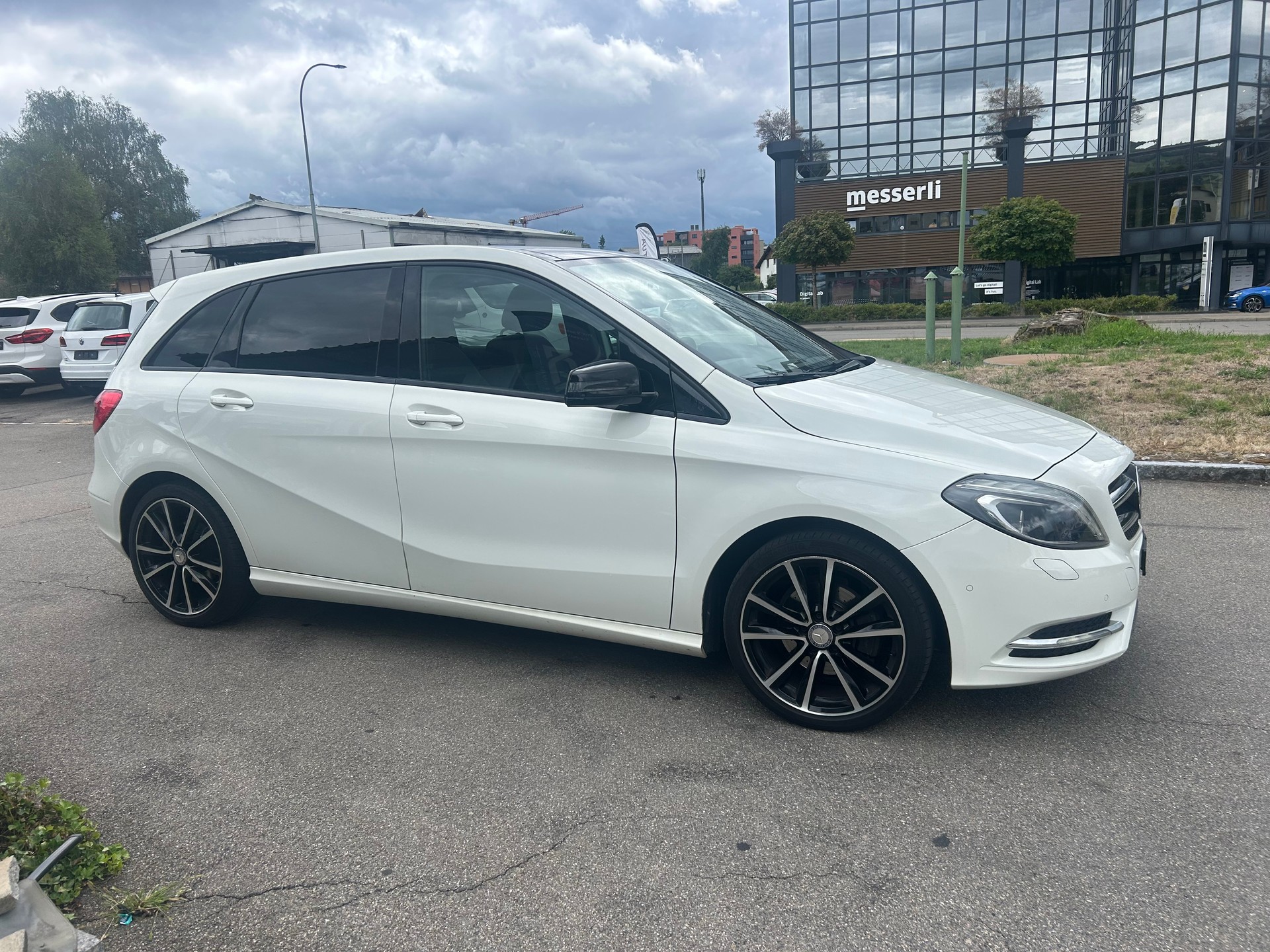 MERCEDES-BENZ B 200 7G-DCT-image-4