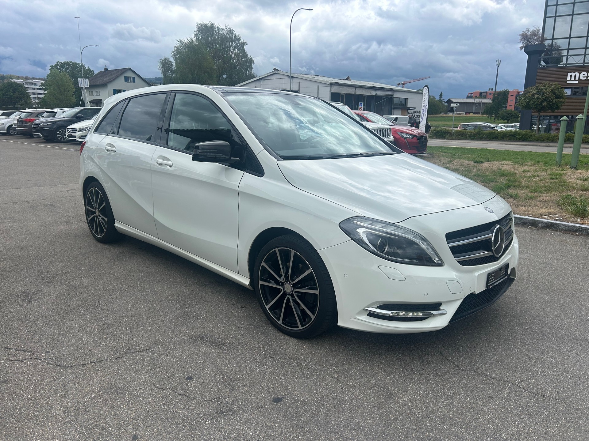 MERCEDES-BENZ B 200 7G-DCT-image-2