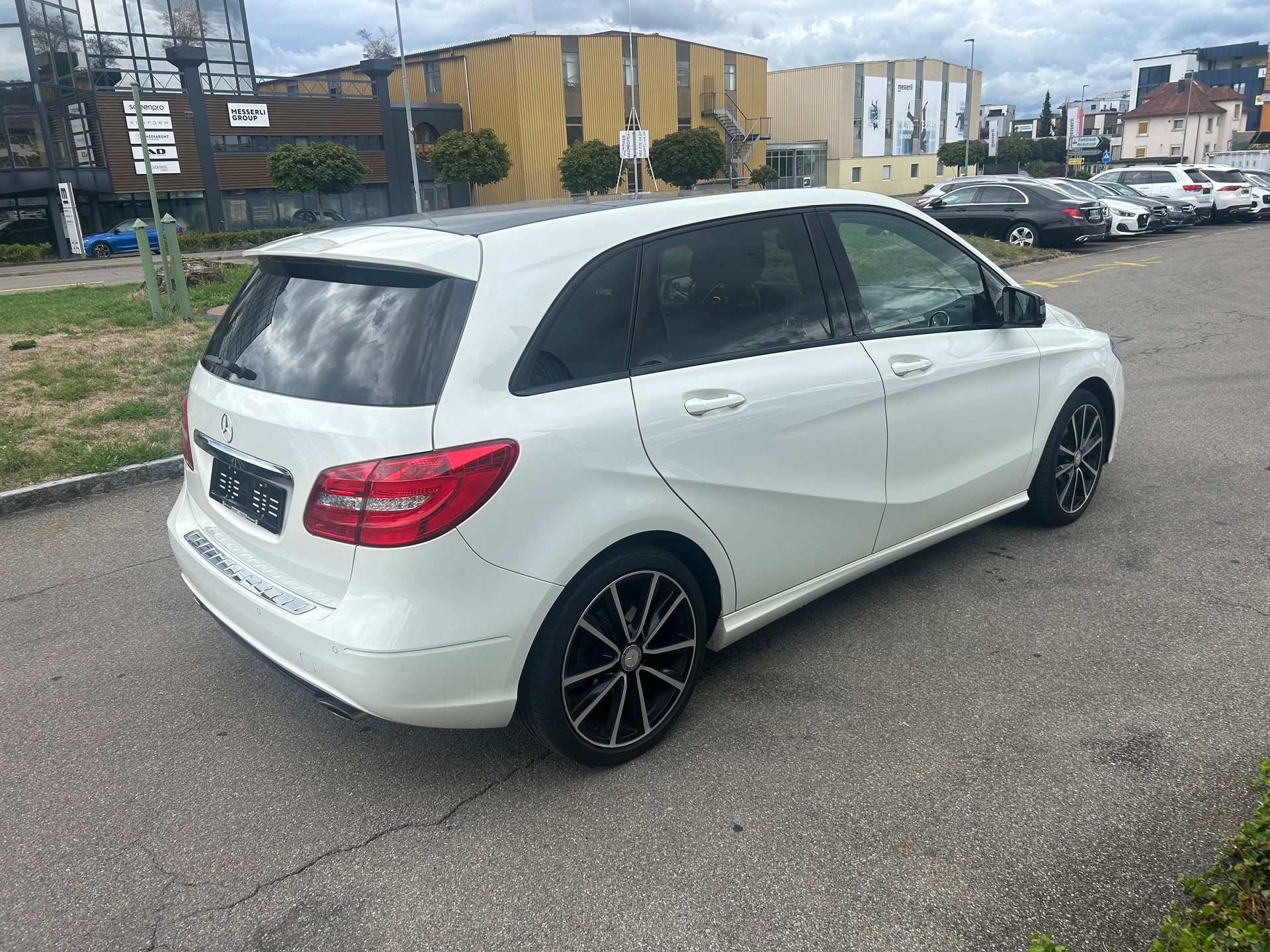 MERCEDES-BENZ B 200 7G-DCT-image-5