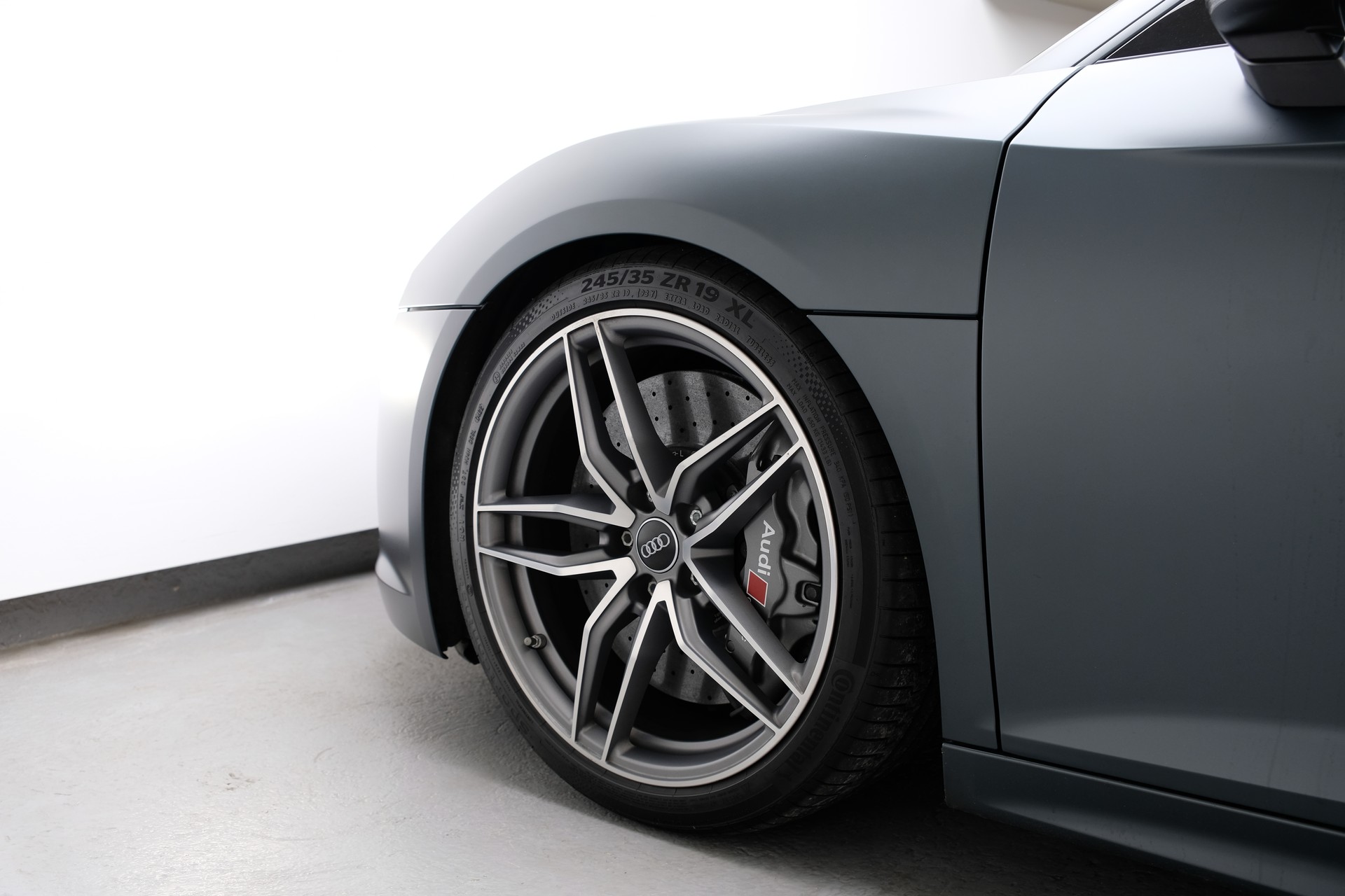 AUDI R8 Coupé 5.2 plus S-Tronic-image-6