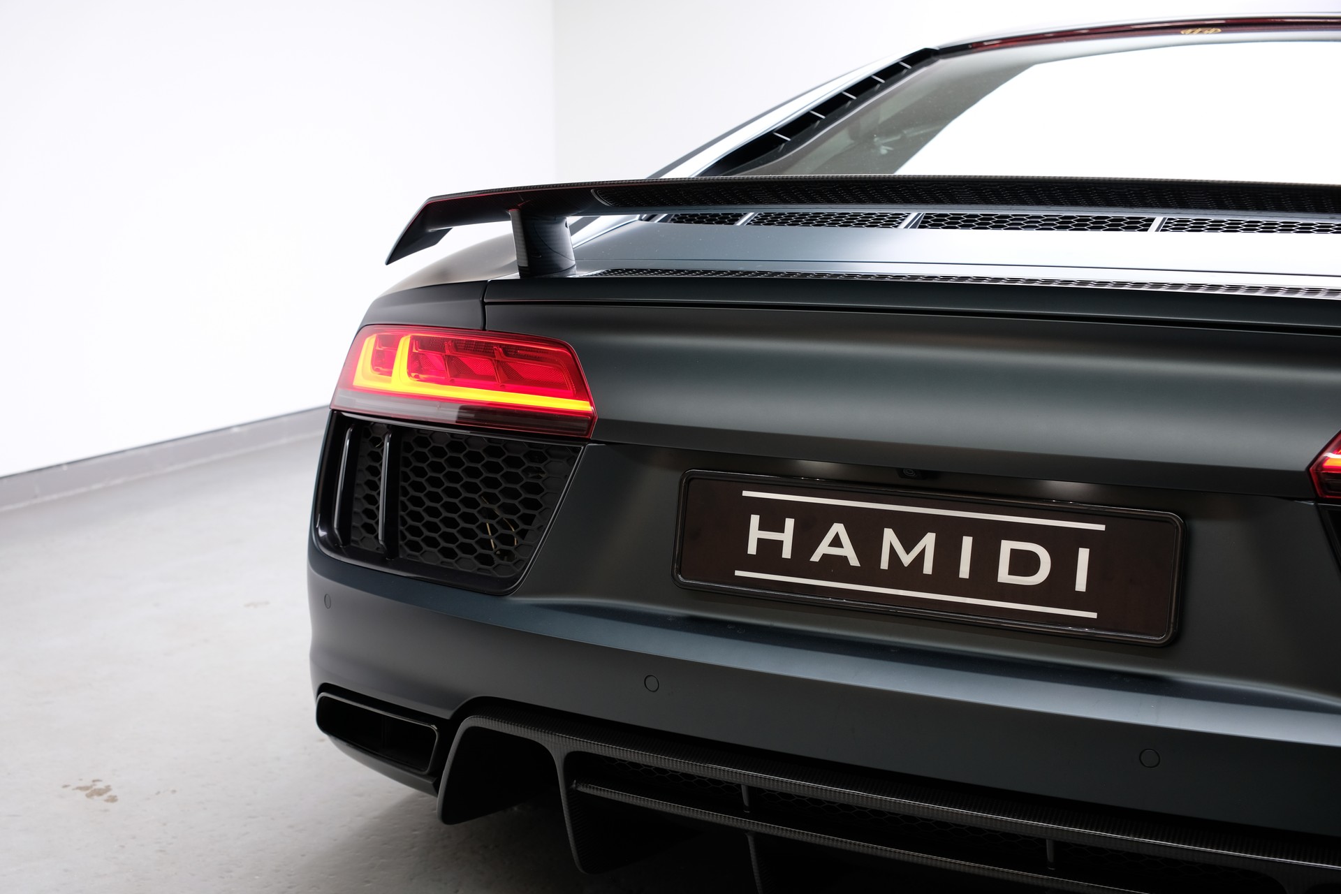 AUDI R8 Coupé 5.2 plus S-Tronic-image-12