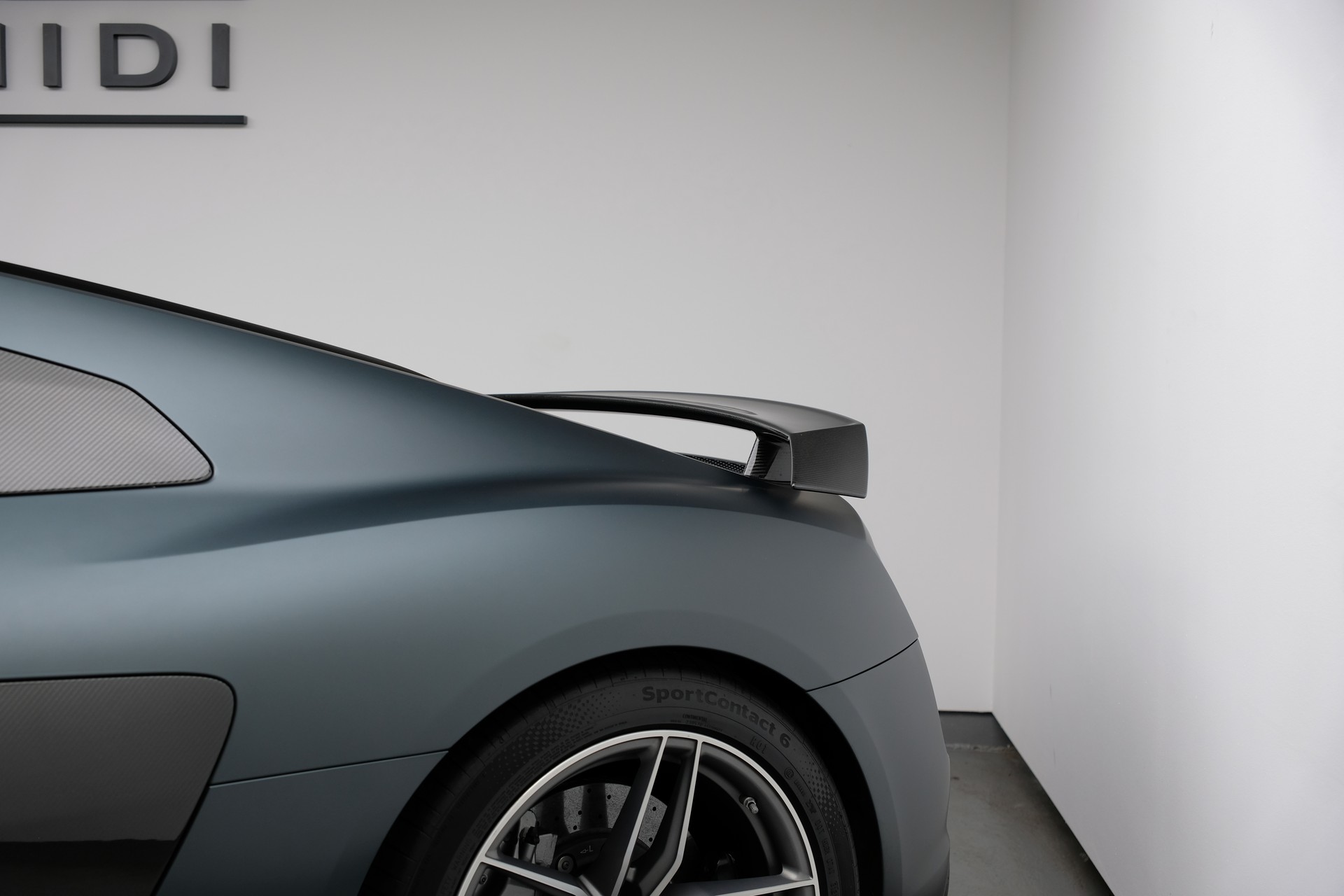 AUDI R8 Coupé 5.2 plus S-Tronic-image-14