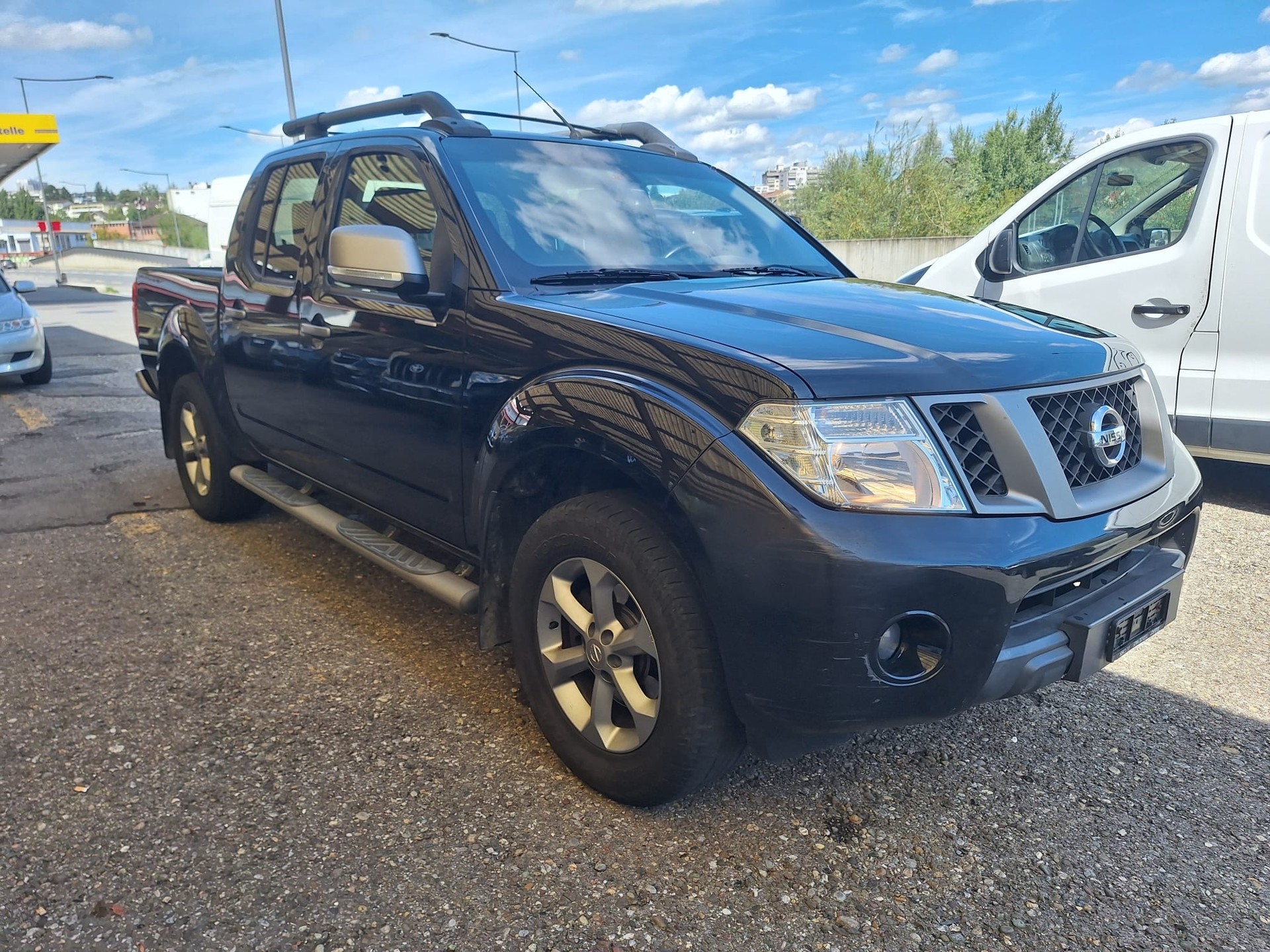 NISSAN Navara Double Cab Platinum EVO 2.5 dCi 4WD A-image-1