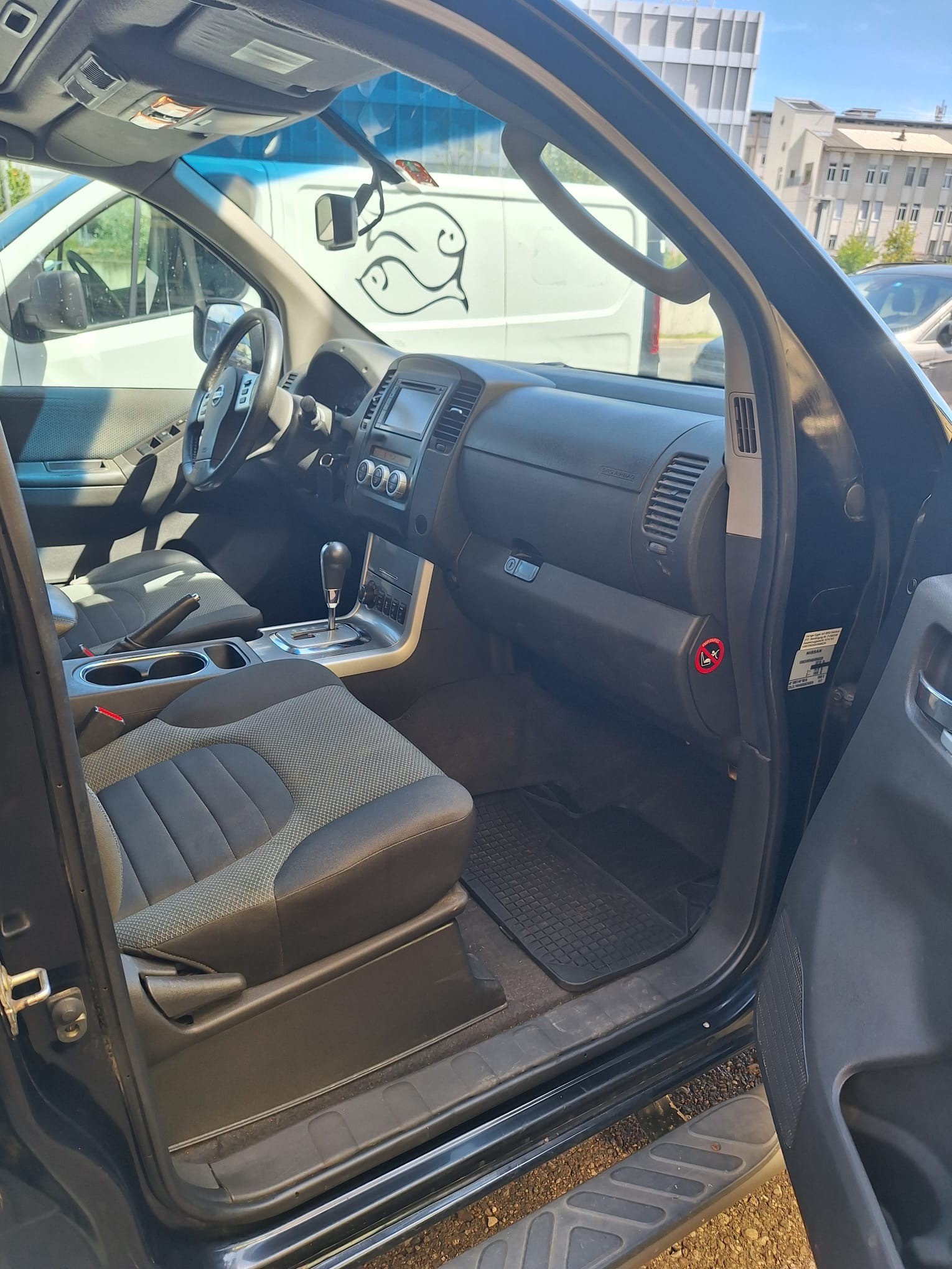 NISSAN Navara Double Cab Platinum EVO 2.5 dCi 4WD A-image-8