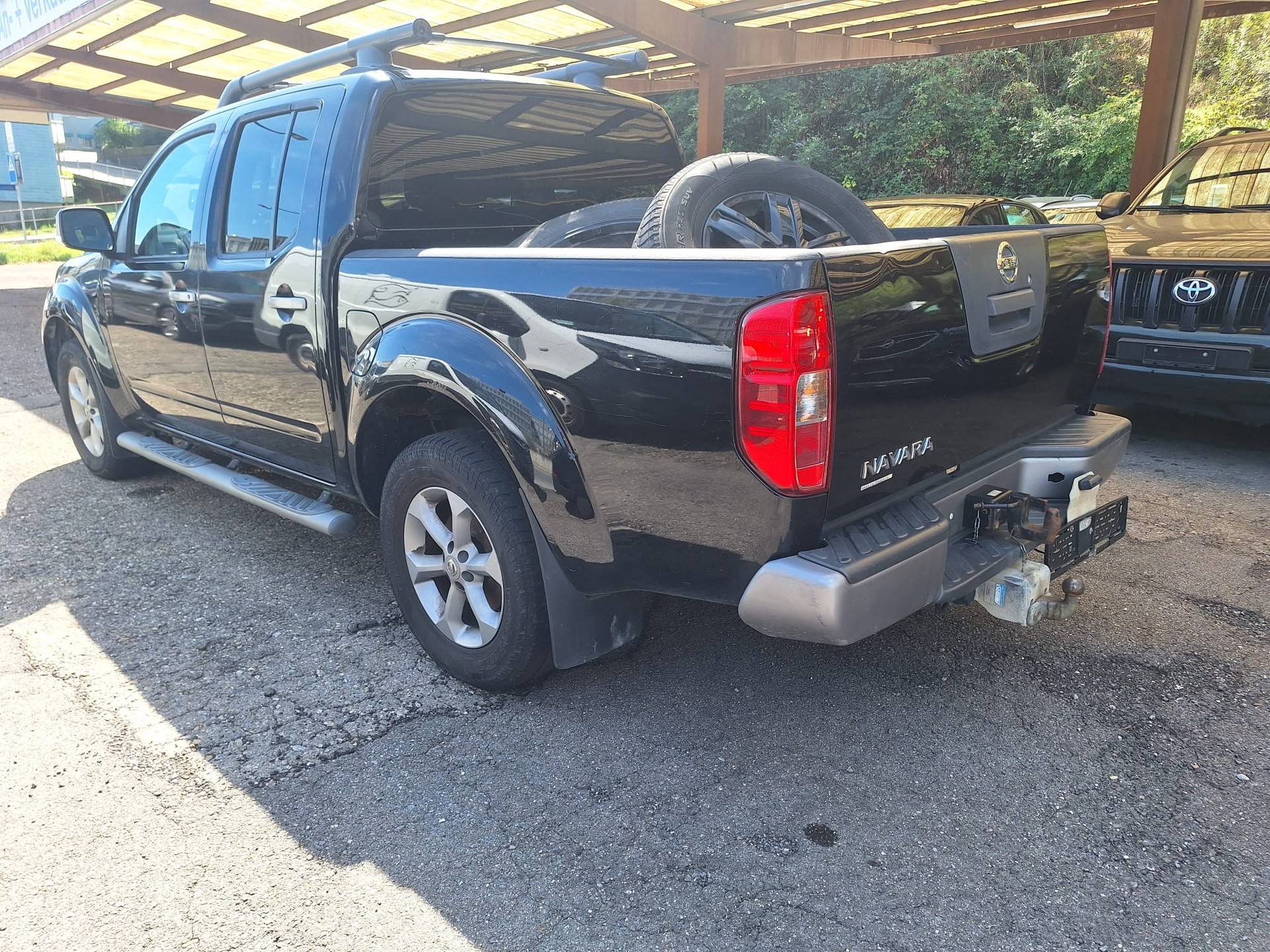 NISSAN Navara Double Cab Platinum EVO 2.5 dCi 4WD A-image-5