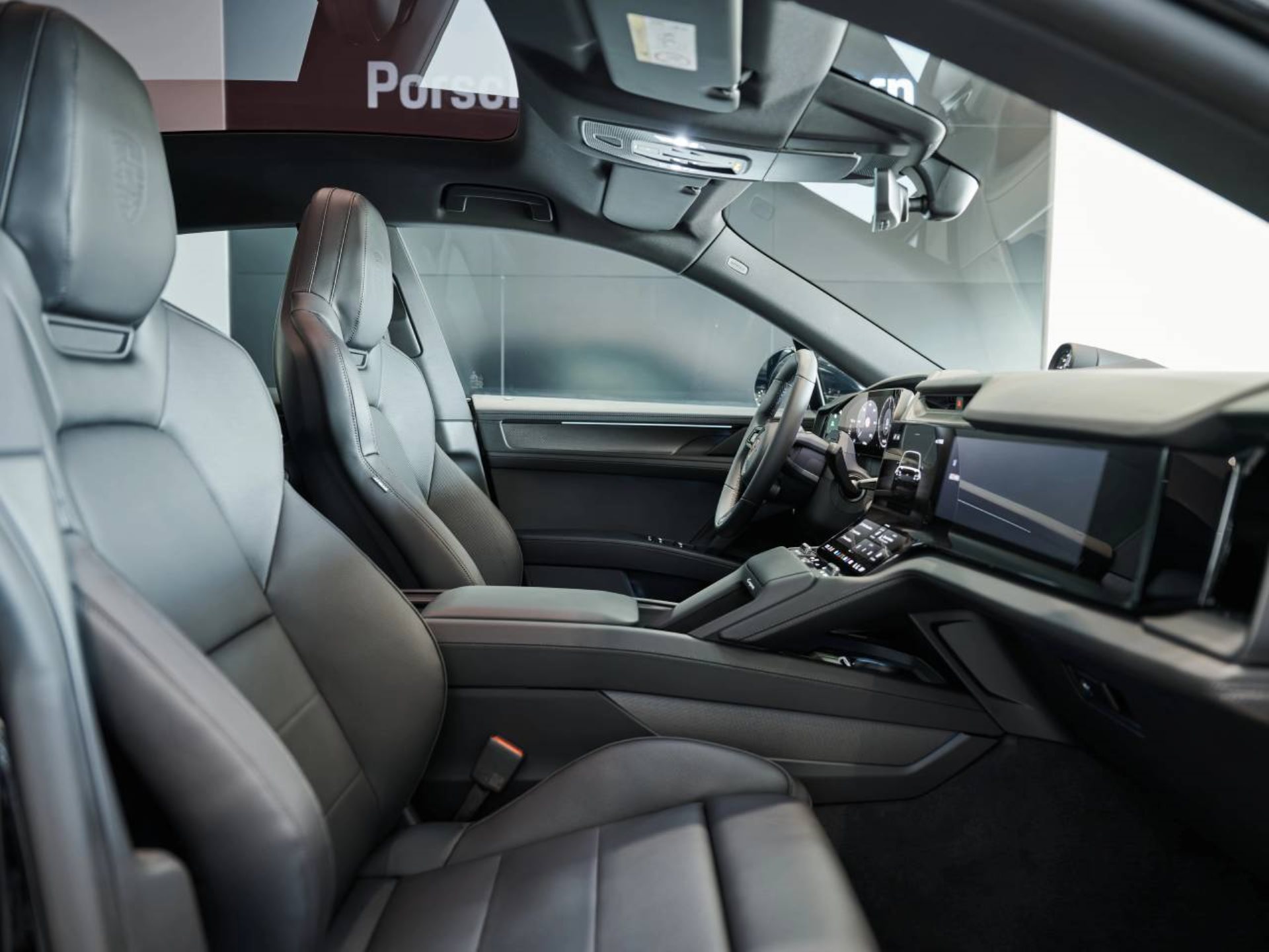 PORSCHE Cayenne S Coupé Electric-image-18