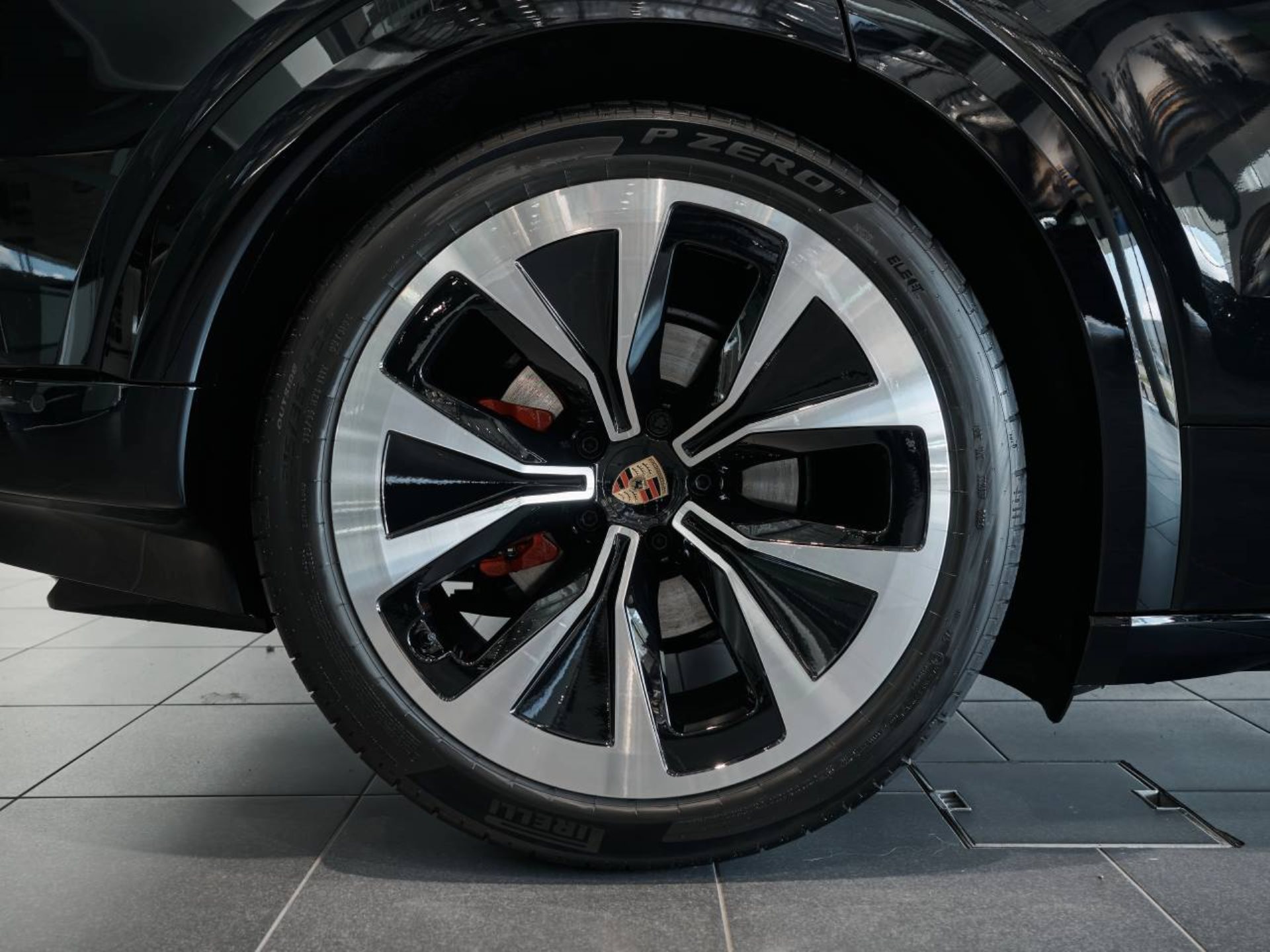 PORSCHE Cayenne S Coupé Electric-image-29