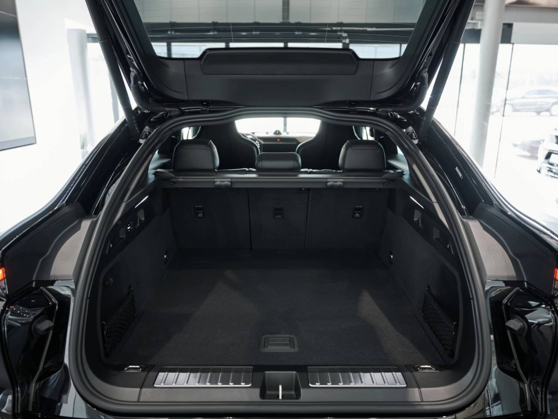 PORSCHE Cayenne S Coupé Electric-image-6