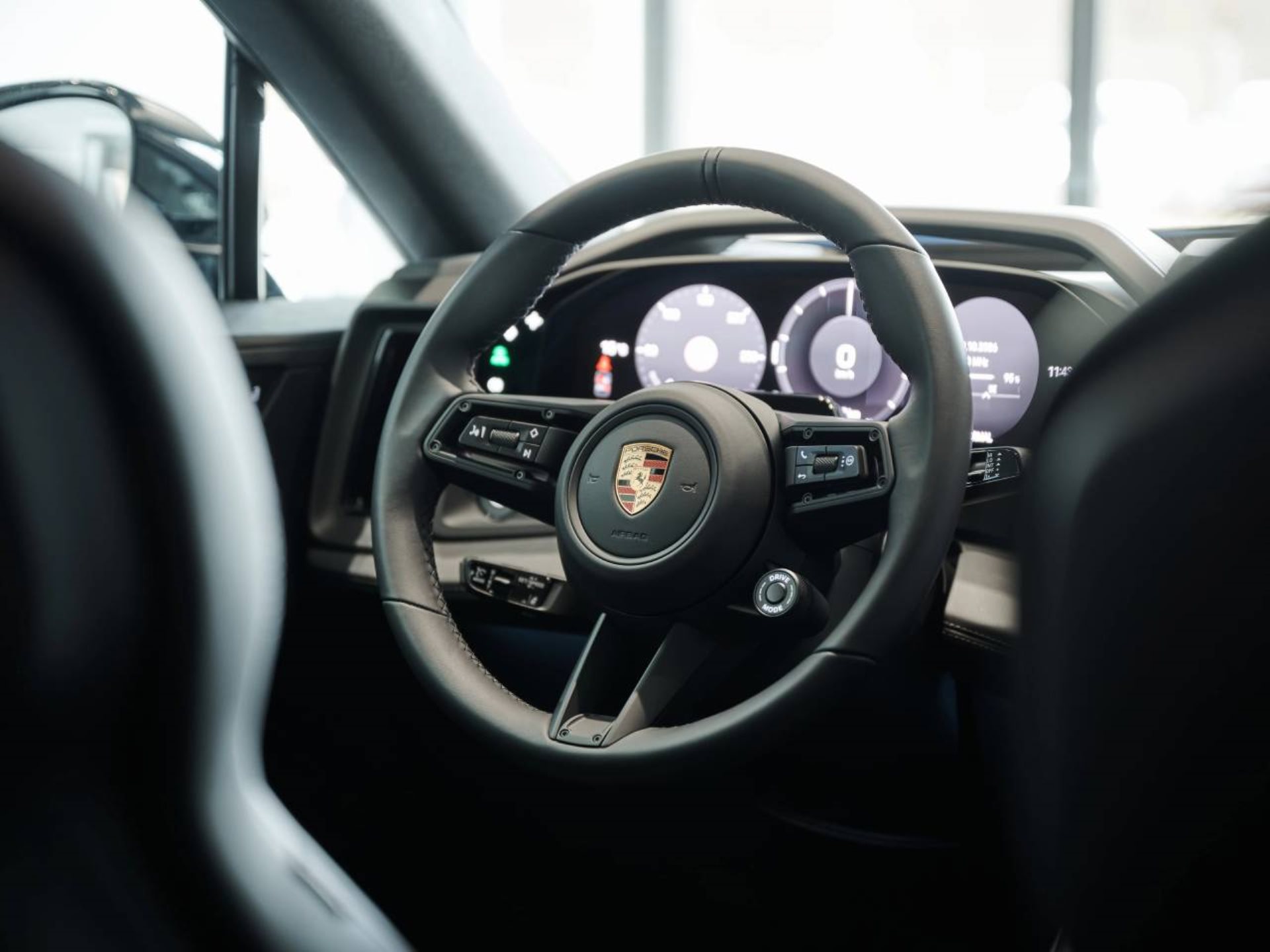 PORSCHE Cayenne S Coupé Electric-image-15