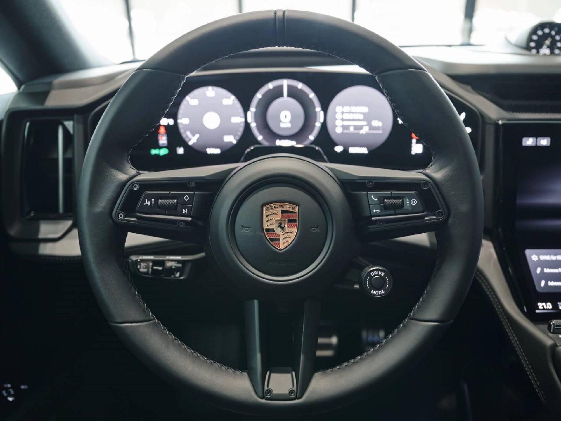 PORSCHE Cayenne S Coupé Electric-image-13
