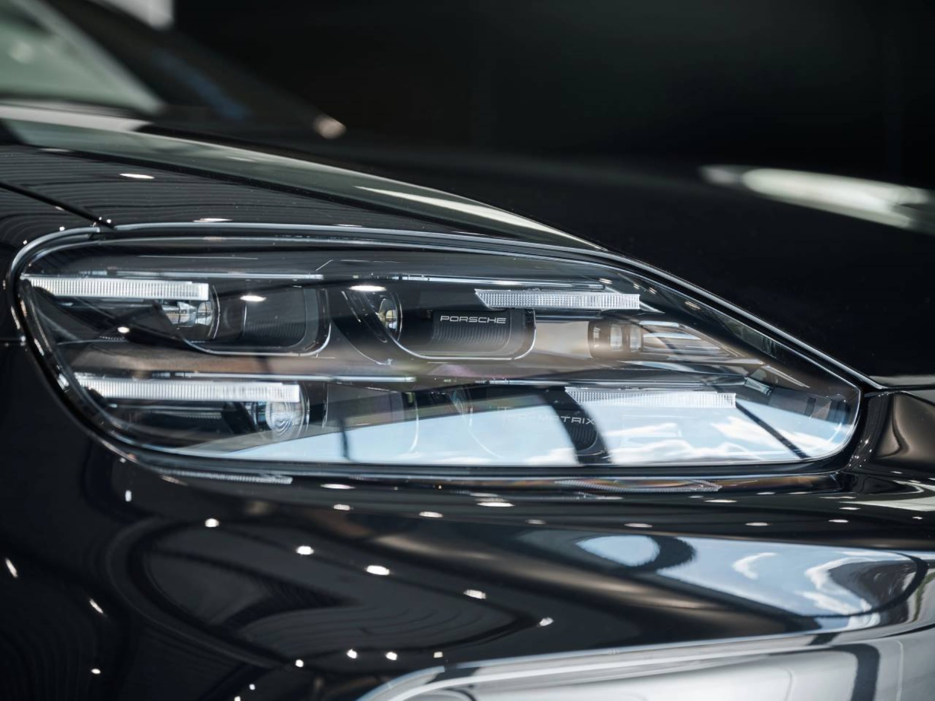 PORSCHE Cayenne S Coupé Electric-image-24