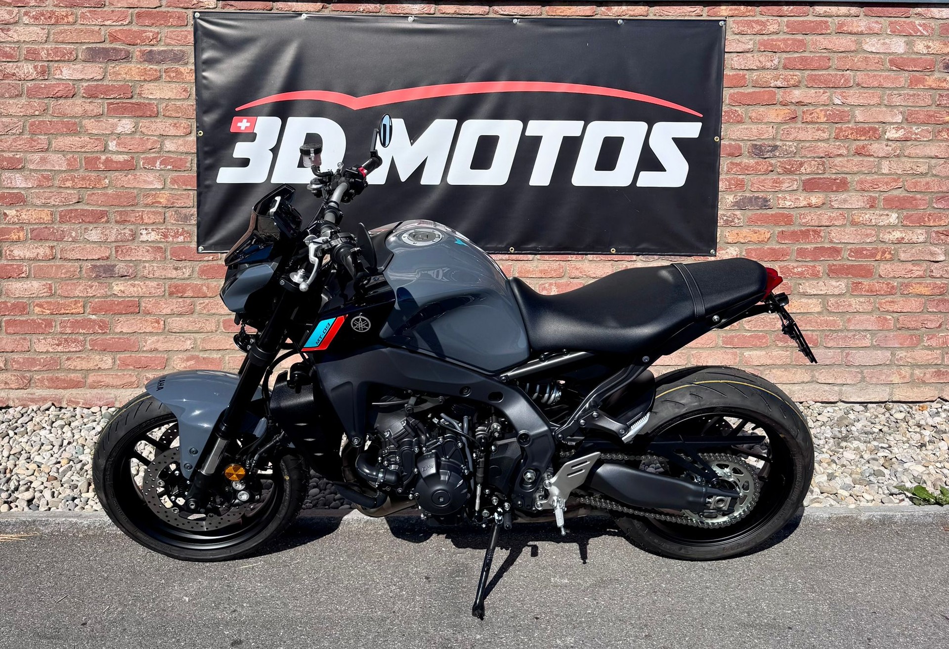 YAMAHA MT-09 Dark – MY 2023-showroom-element-1
