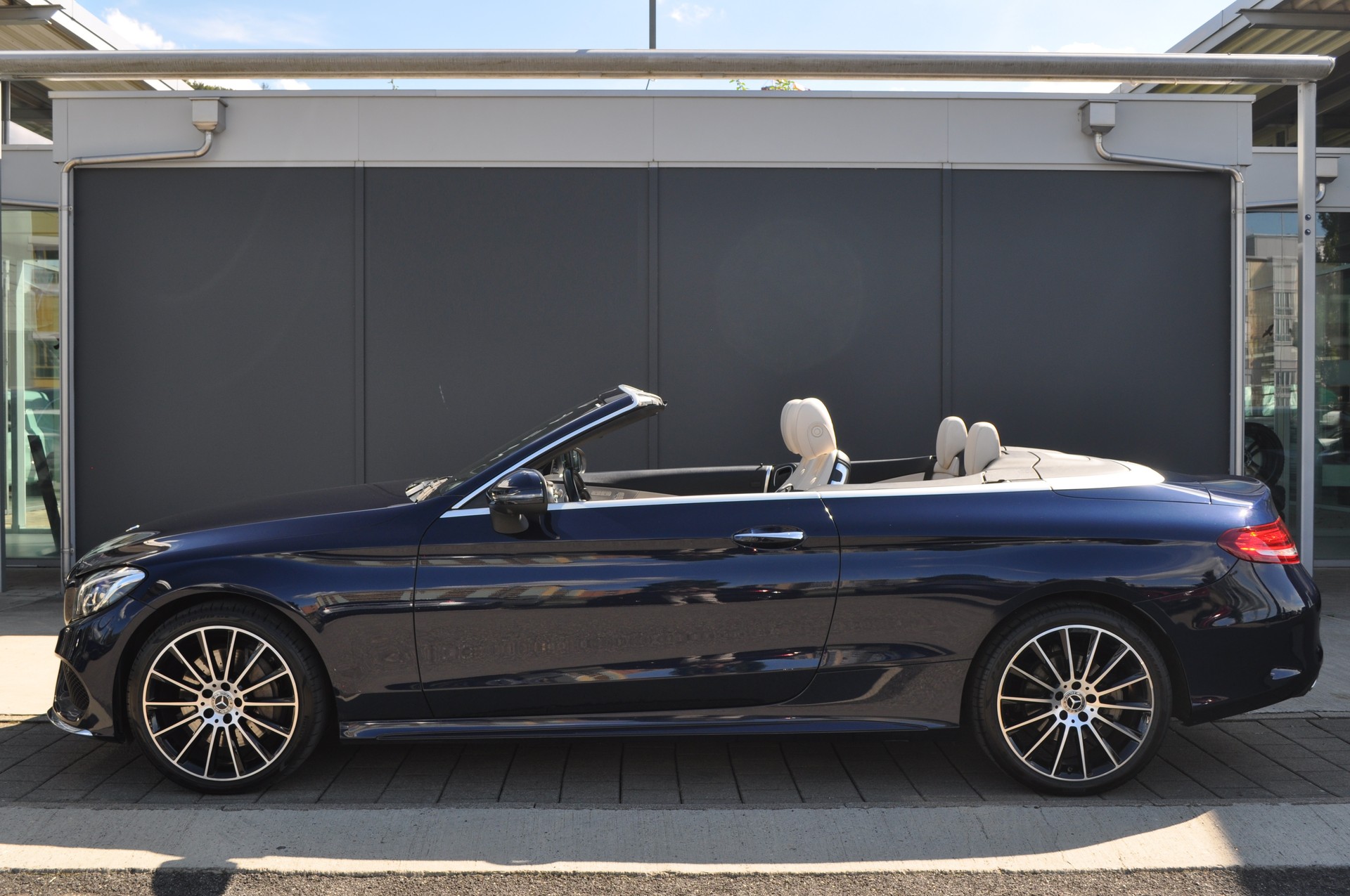 MERCEDES-BENZ C 400 AMG Line 4Matic-image-3