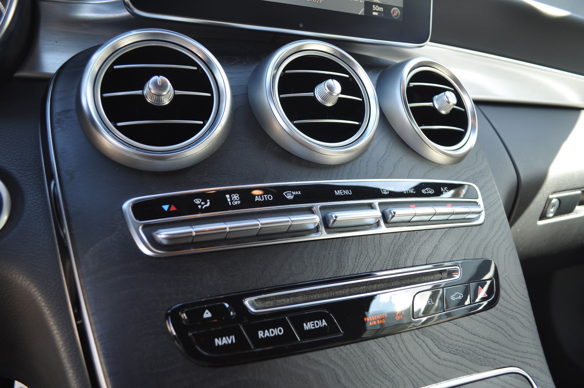 MERCEDES-BENZ C 400 AMG Line 4Matic-image-17