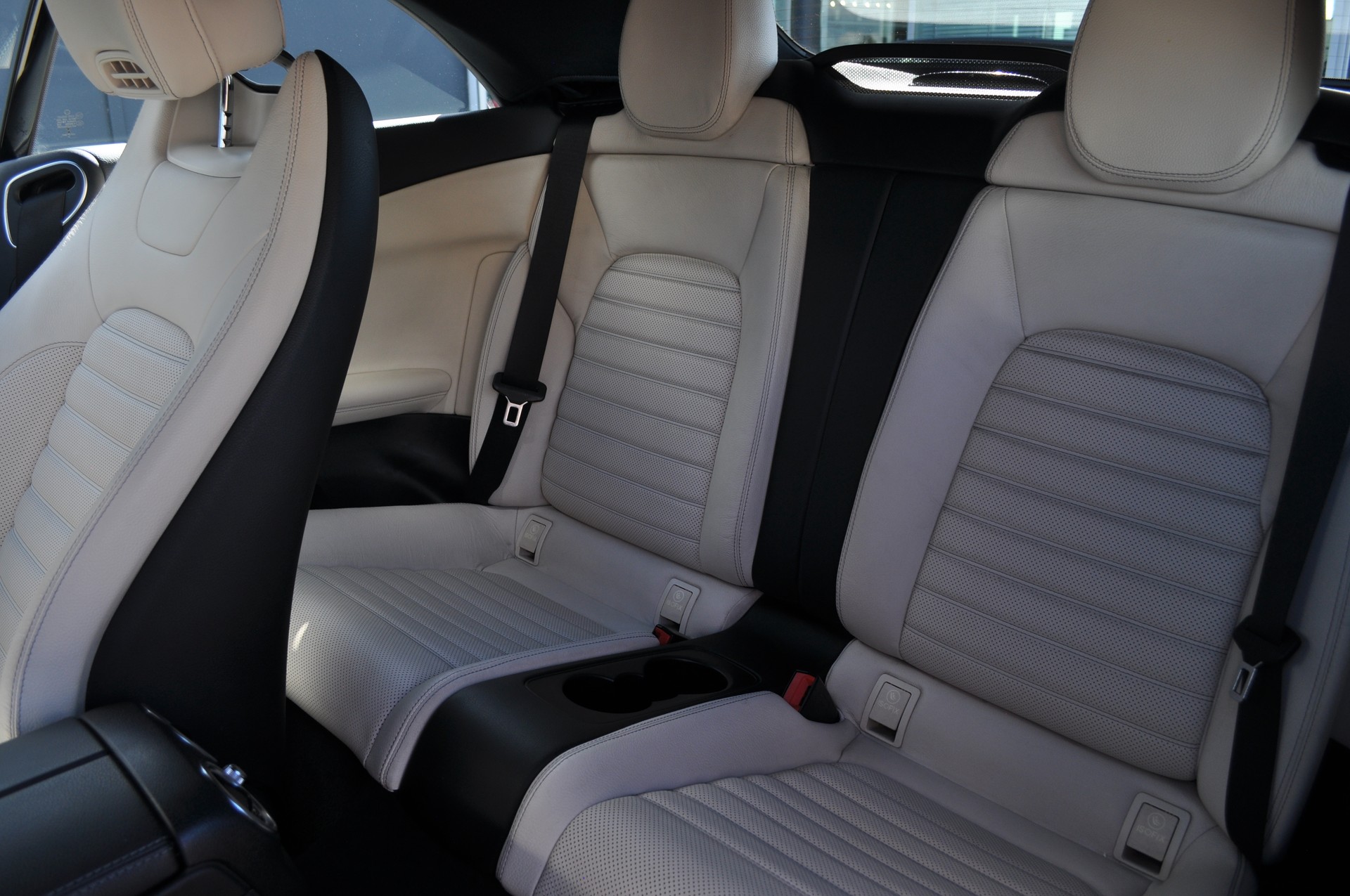 MERCEDES-BENZ C 400 AMG Line 4Matic-image-14