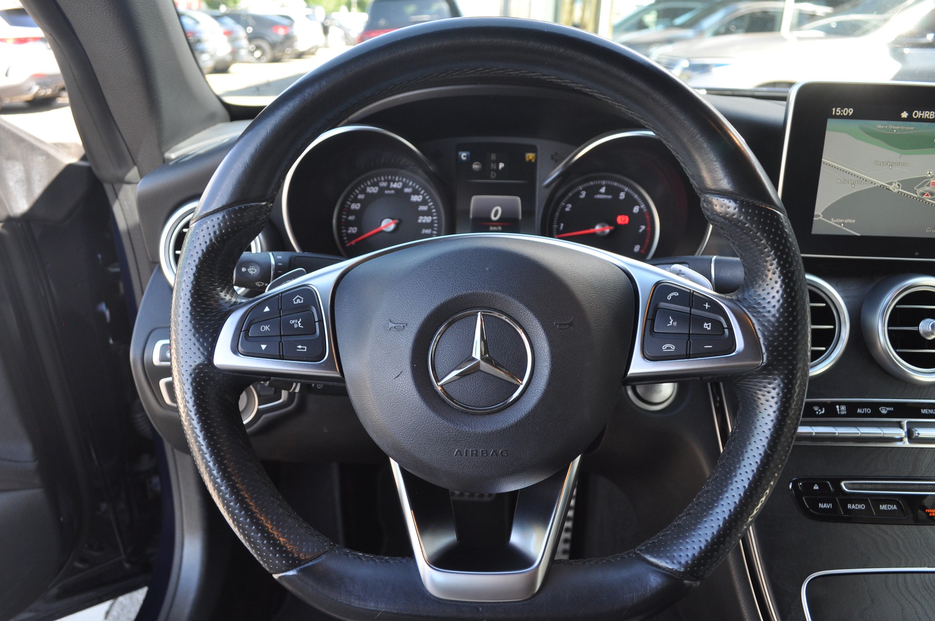 MERCEDES-BENZ C 400 AMG Line 4Matic-image-16