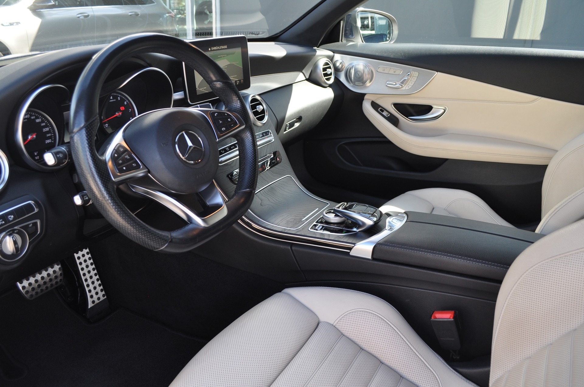 MERCEDES-BENZ C 400 AMG Line 4Matic-image-13