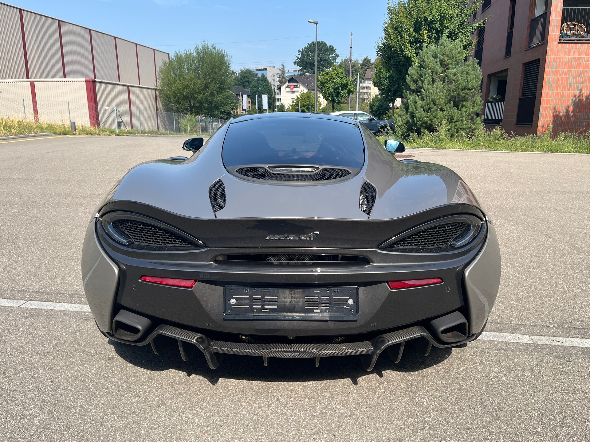 McLAREN 570GT-image-2