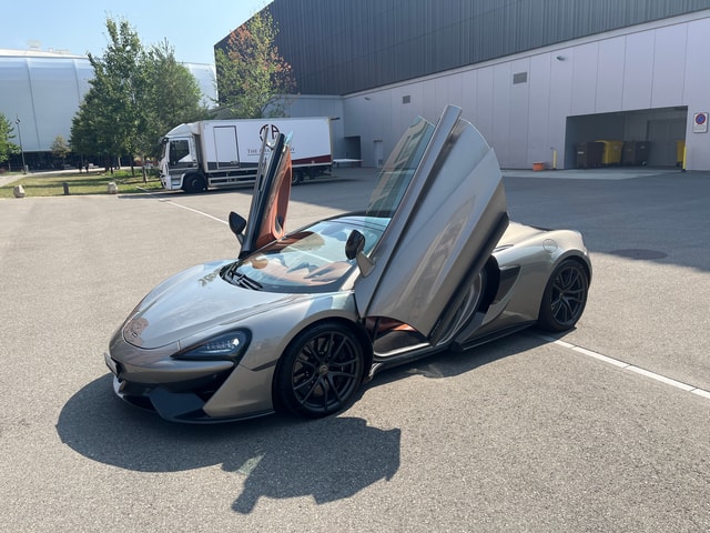 McLaren 570GT