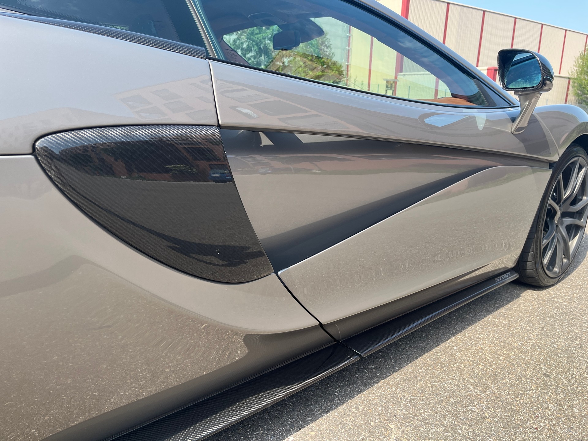 McLAREN 570GT-image-9