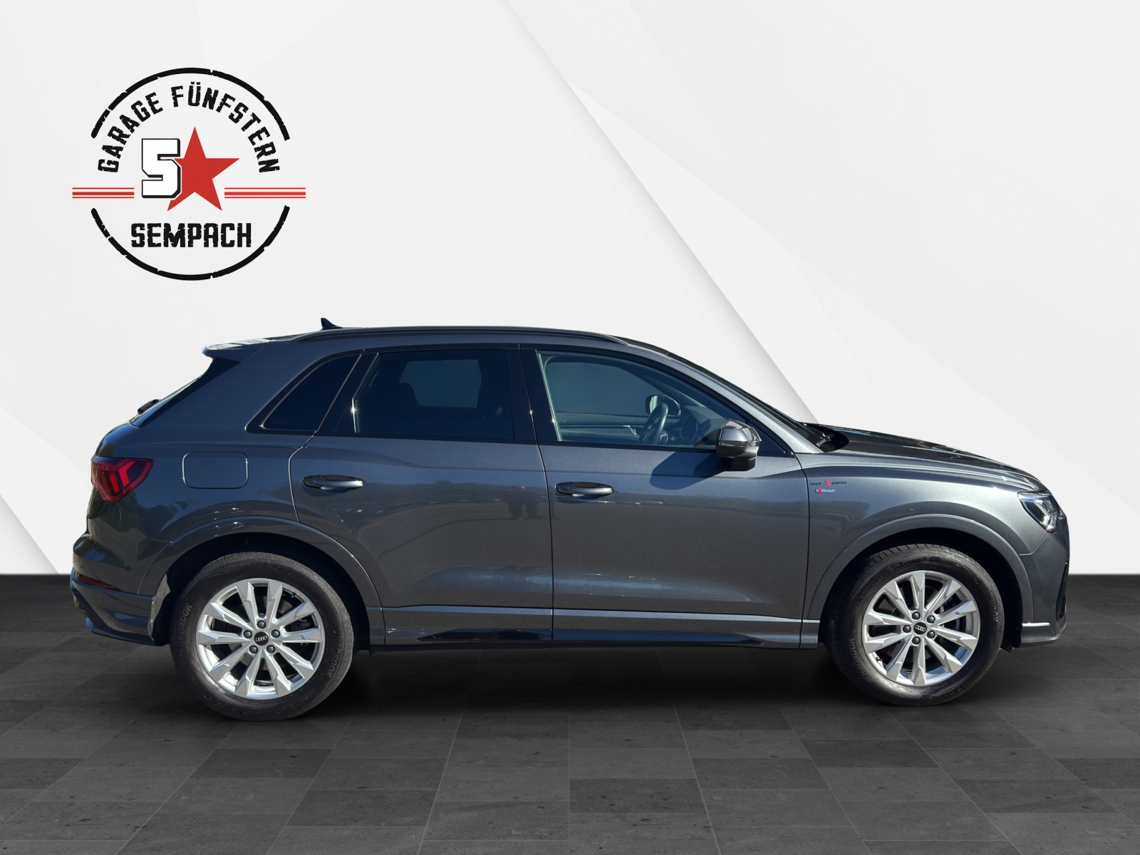 AUDI Q3 40 TFSI S line quattro S-tronic-image-5