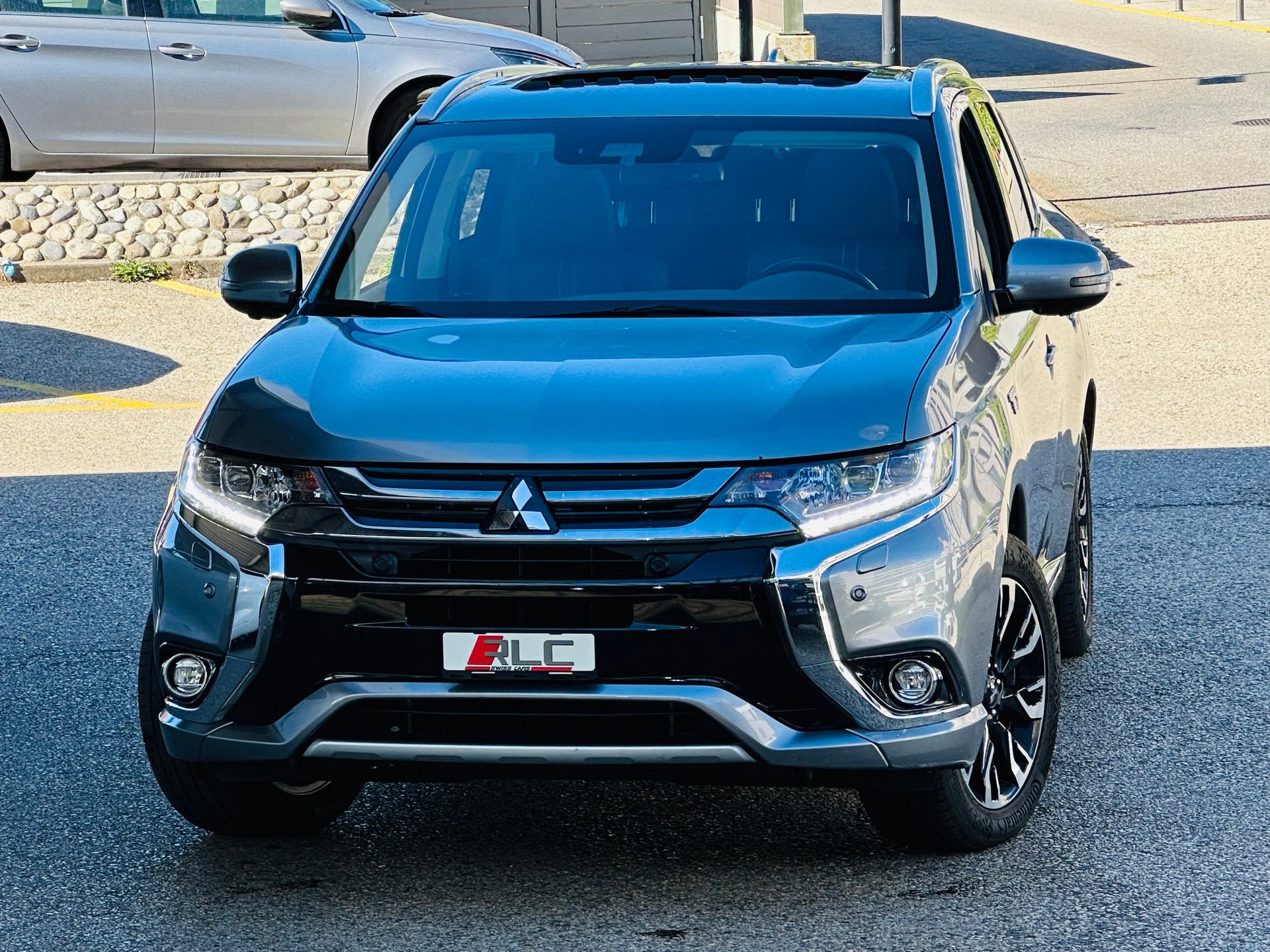 MITSUBISHI Outlander 2.0 PHEV Diamond Annivers. 4WD Automatic-image-1