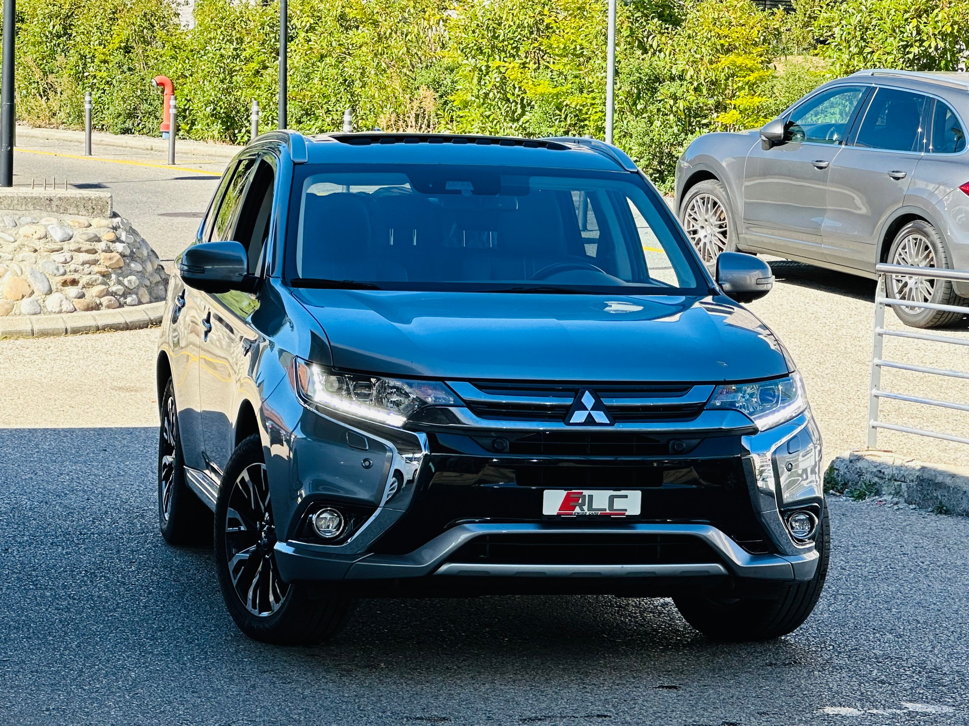 MITSUBISHI Outlander 2.0 PHEV Diamond Annivers. 4WD Automatic-image-2