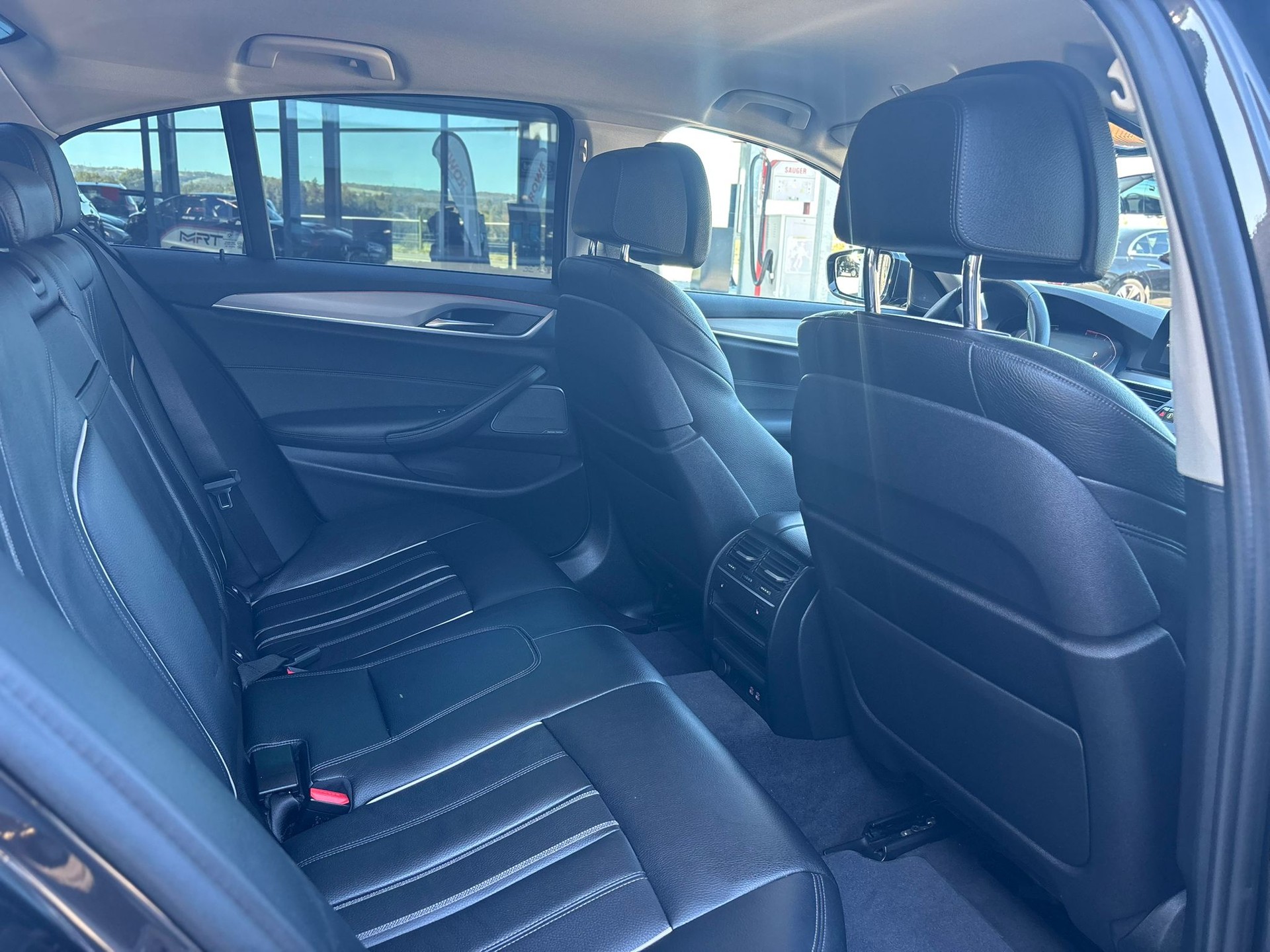 BMW 530d xDrive SAG-image-9
