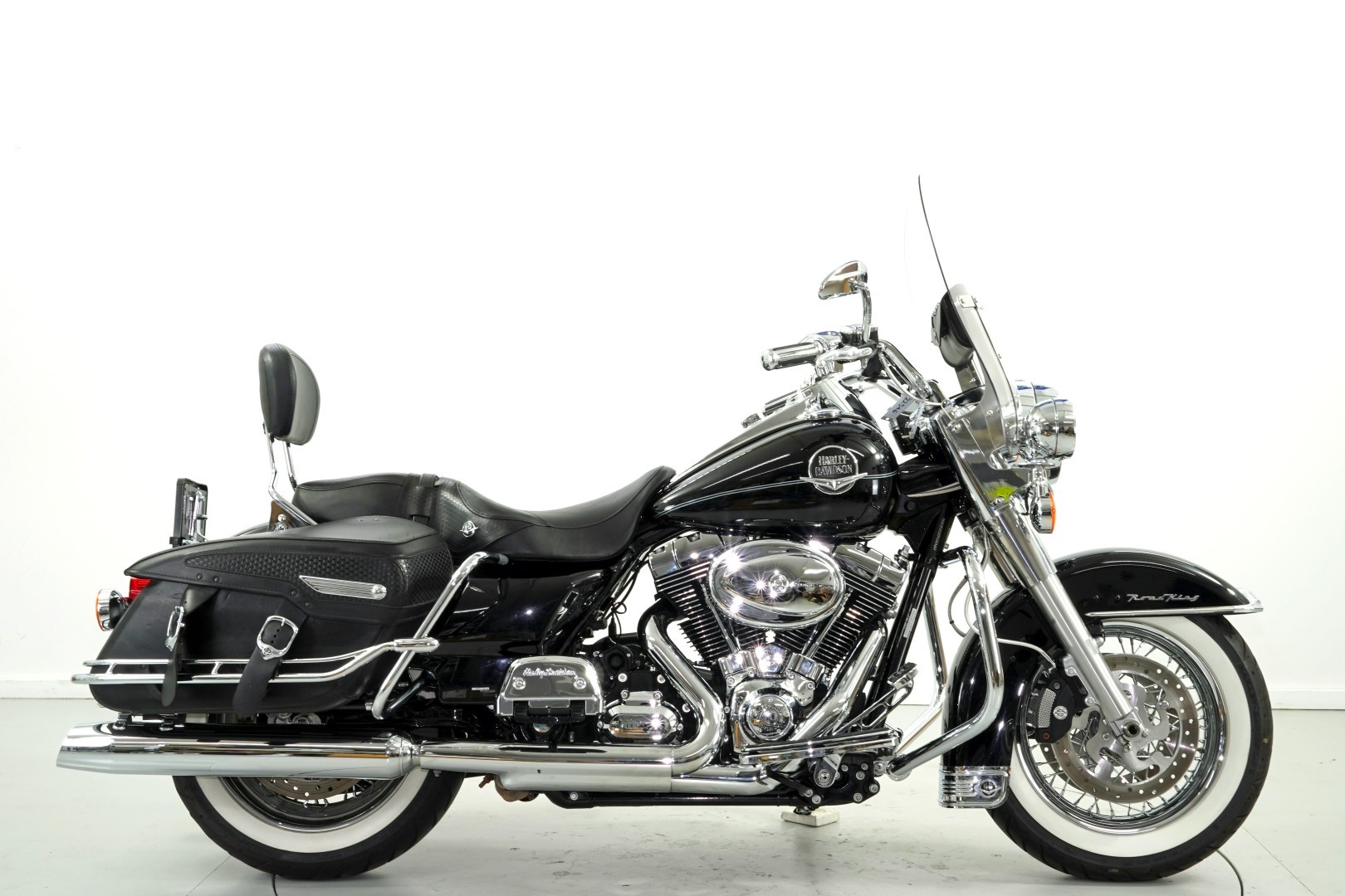 HARLEY-DAVIDSON FLHRC ABS-showroom-element-3