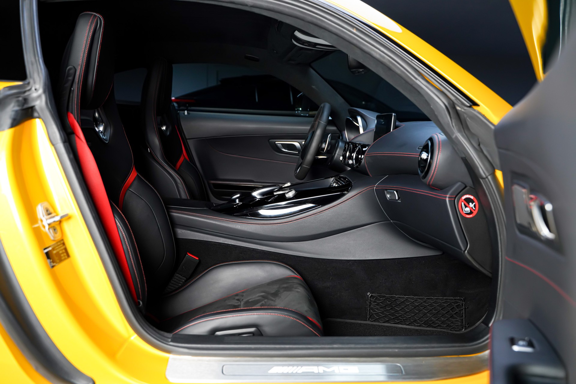 MERCEDES-BENZ AMG GT S Edition 1 Speedshift DCT-image-16