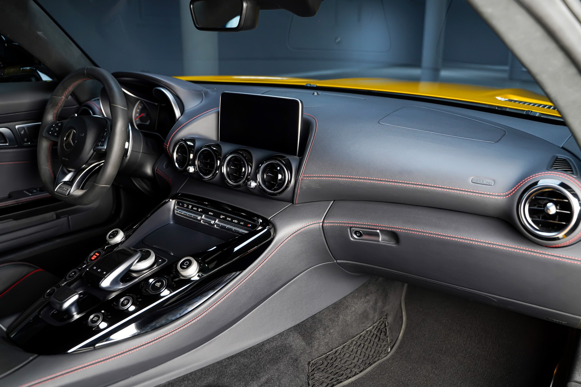 MERCEDES-BENZ AMG GT S Edition 1 Speedshift DCT-image-18