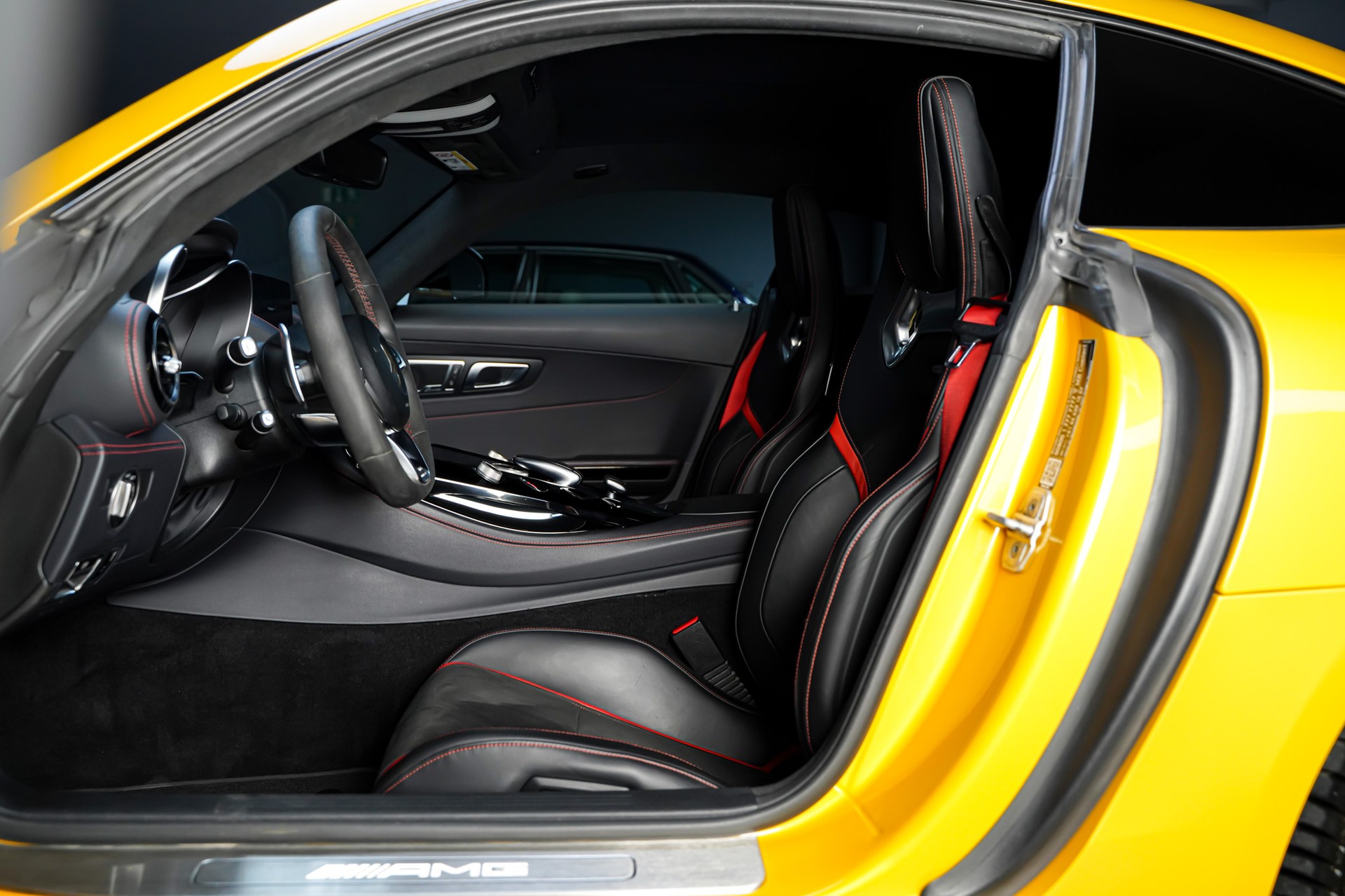 MERCEDES-BENZ AMG GT S Edition 1 Speedshift DCT-image-13