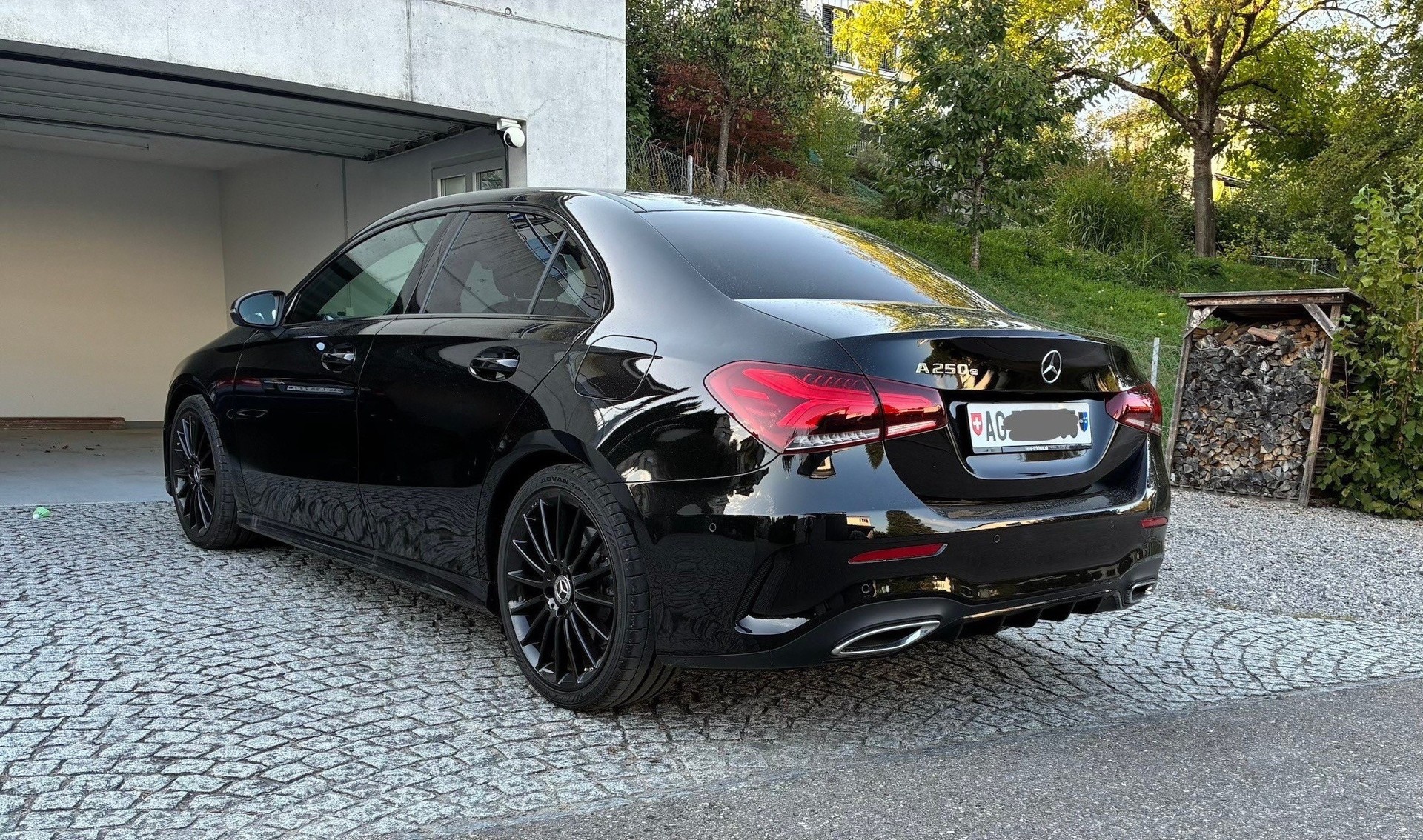 MERCEDES-BENZ A 250 e AMG Line 8G-DCG-image-0