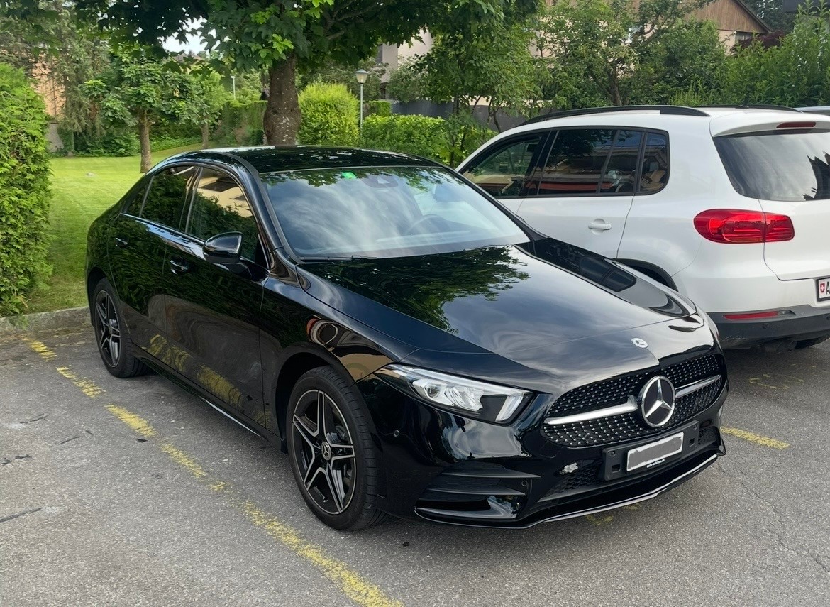 MERCEDES-BENZ A 250 e AMG Line 8G-DCG-image-2