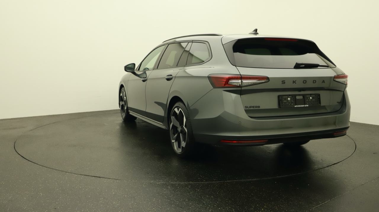 SKODA Superb Combi 2.0 TSI Sportline 4x4 DSG-image-3