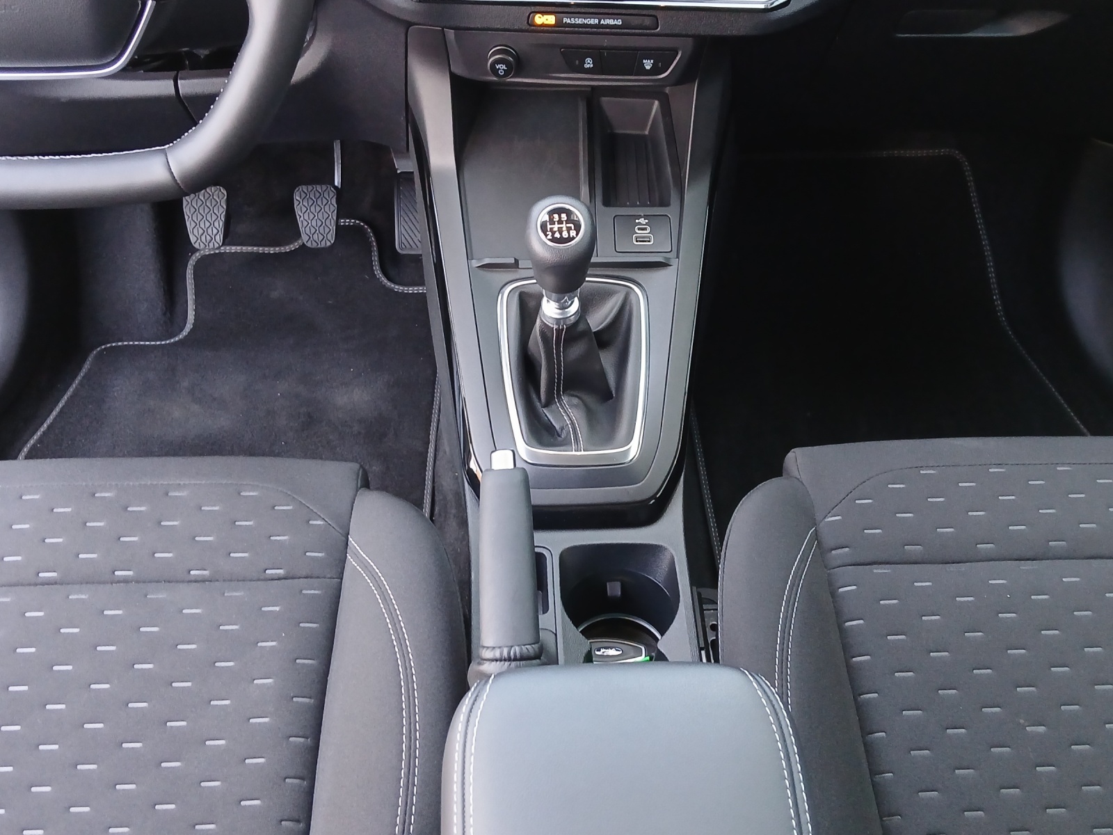 FORD Puma 1.0 EcoB Hybrid 125 Titanium-image-9