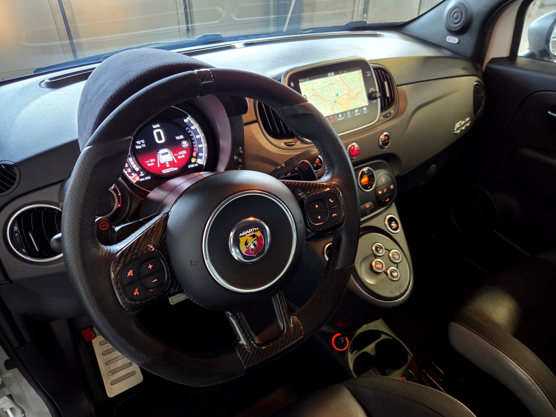 FIAT 595 Abarth 1.4 T-Jet 180 Competizione-image-10