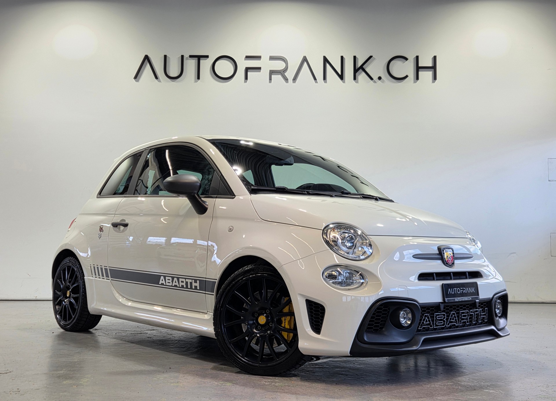 FIAT 595 Abarth 1.4 T-Jet 180 Competizione-image-0