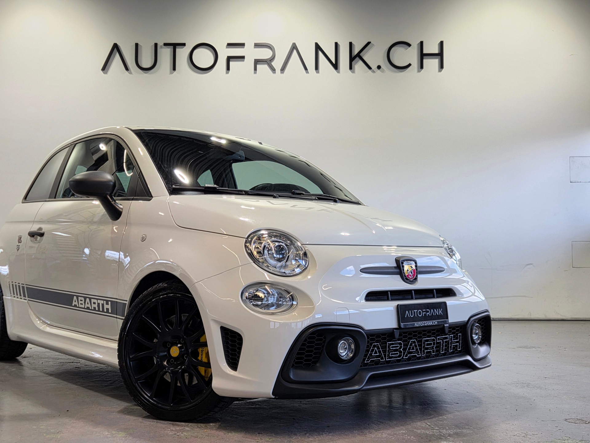 FIAT 595 Abarth 1.4 T-Jet 180 Competizione-image-1