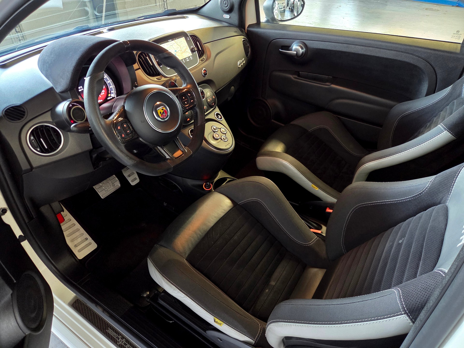 FIAT 595 Abarth 1.4 T-Jet 180 Competizione-image-9